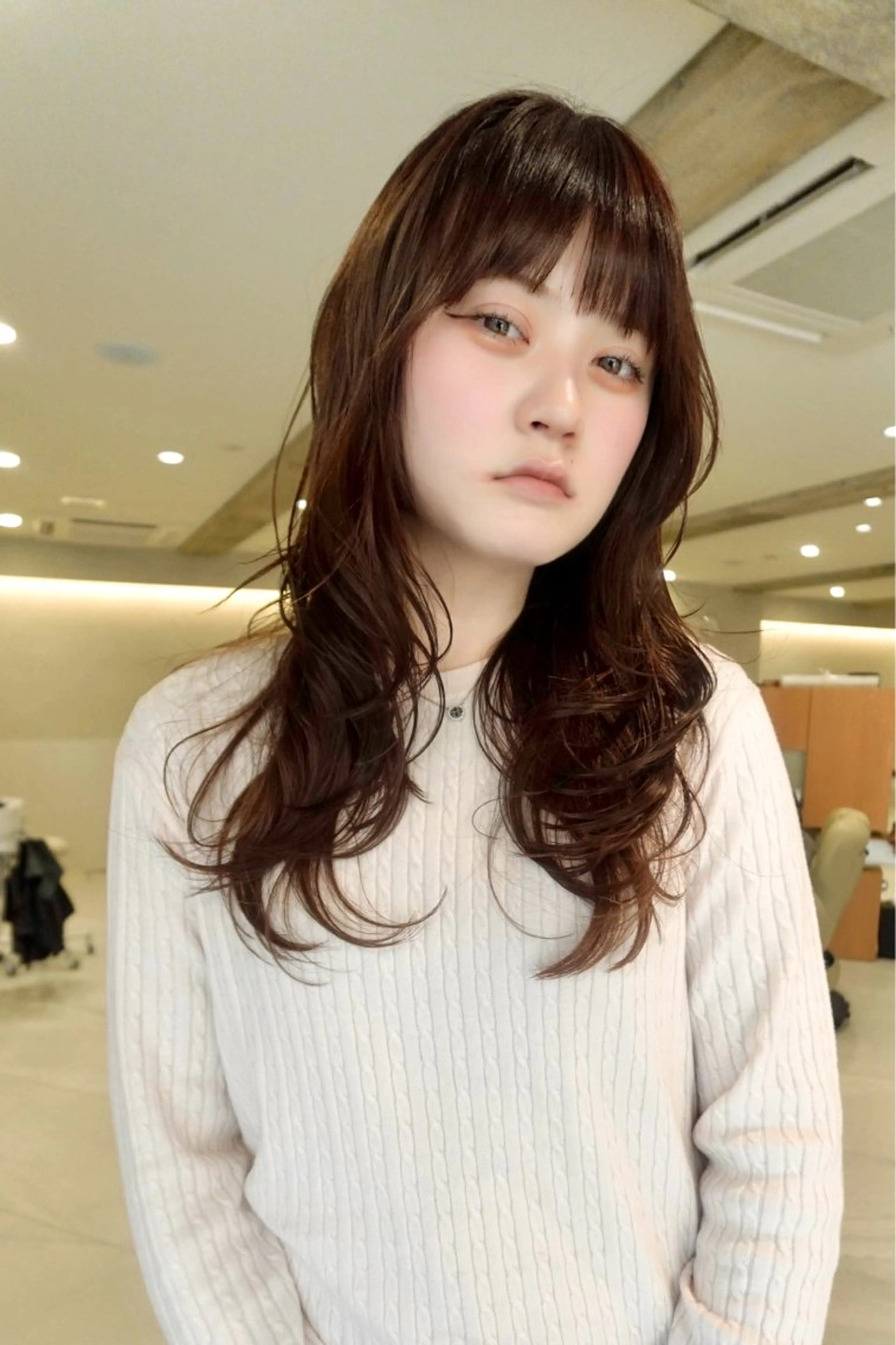 ミディアム 顔周りカット 似合わせカット 梅田/レイヤーカット /ミルクティーカラーのヘアスタイル