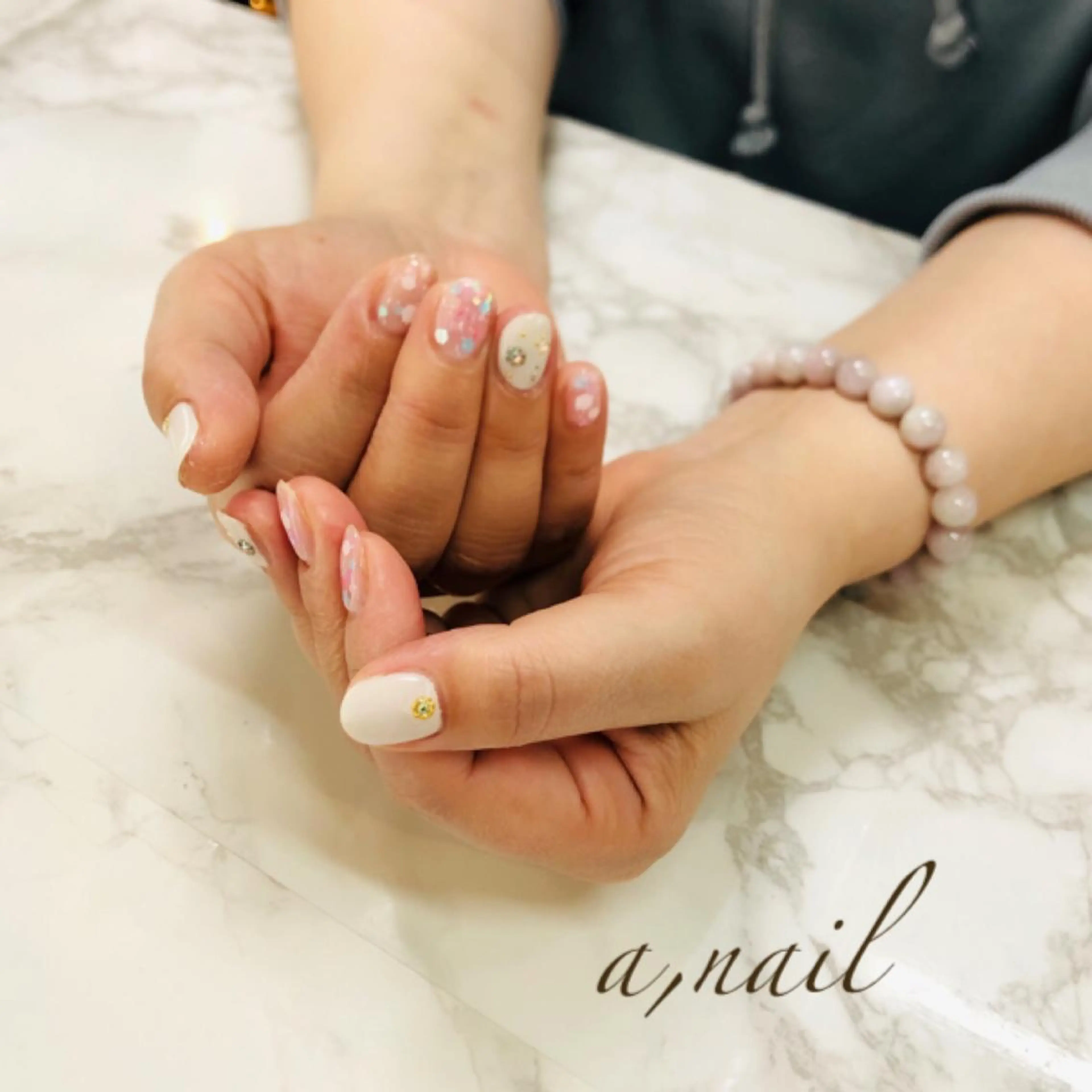 ネイル フットネイル ジェルネイル グラデーション ニュアンスネイル オフィスネイル ハンドネイル ネイルサロン エーネイルのネイルデザイン