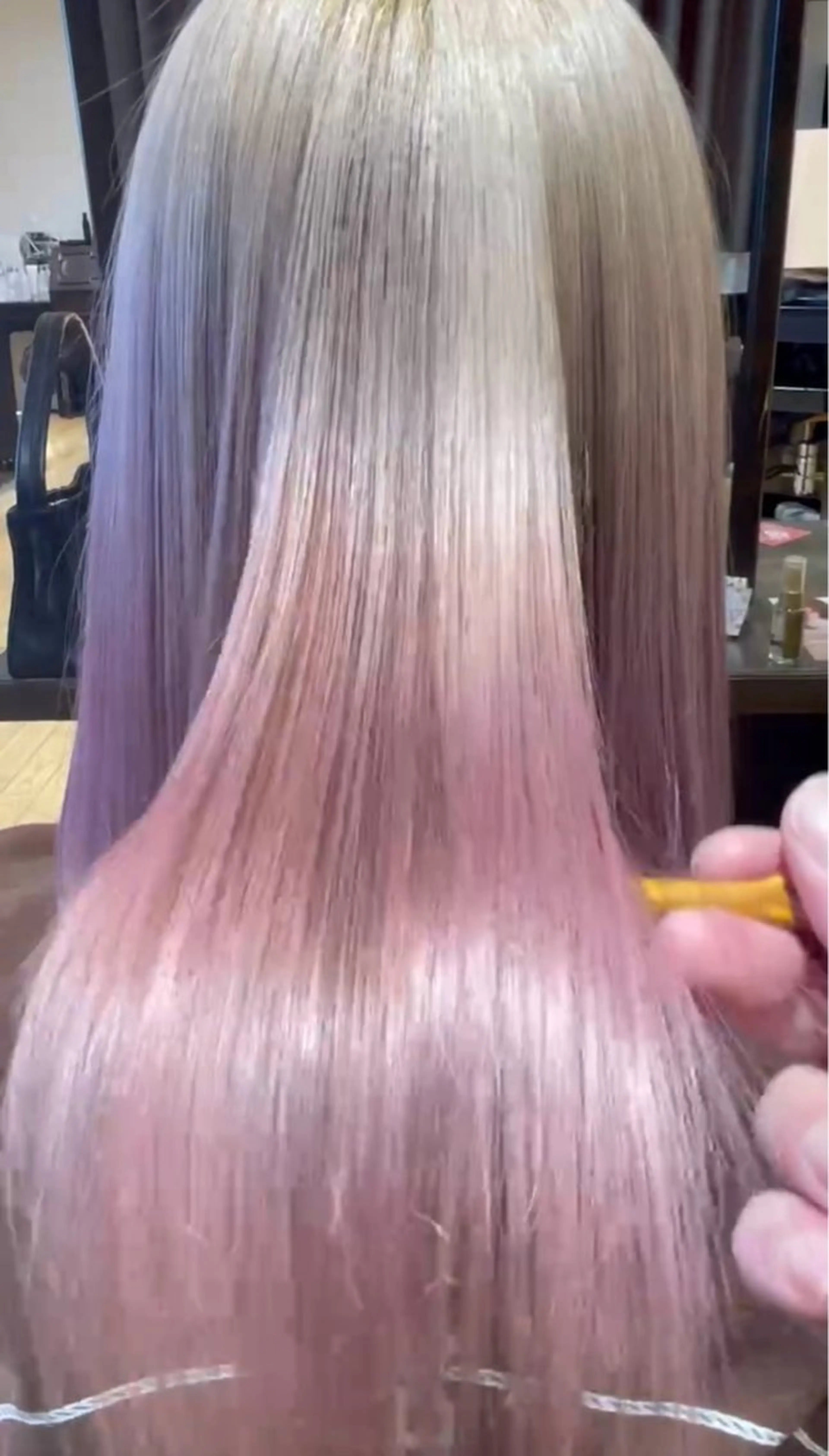 セミロング カラー 柔らかい艶暖色 レイヤー🫧姫汝のヘアスタイル