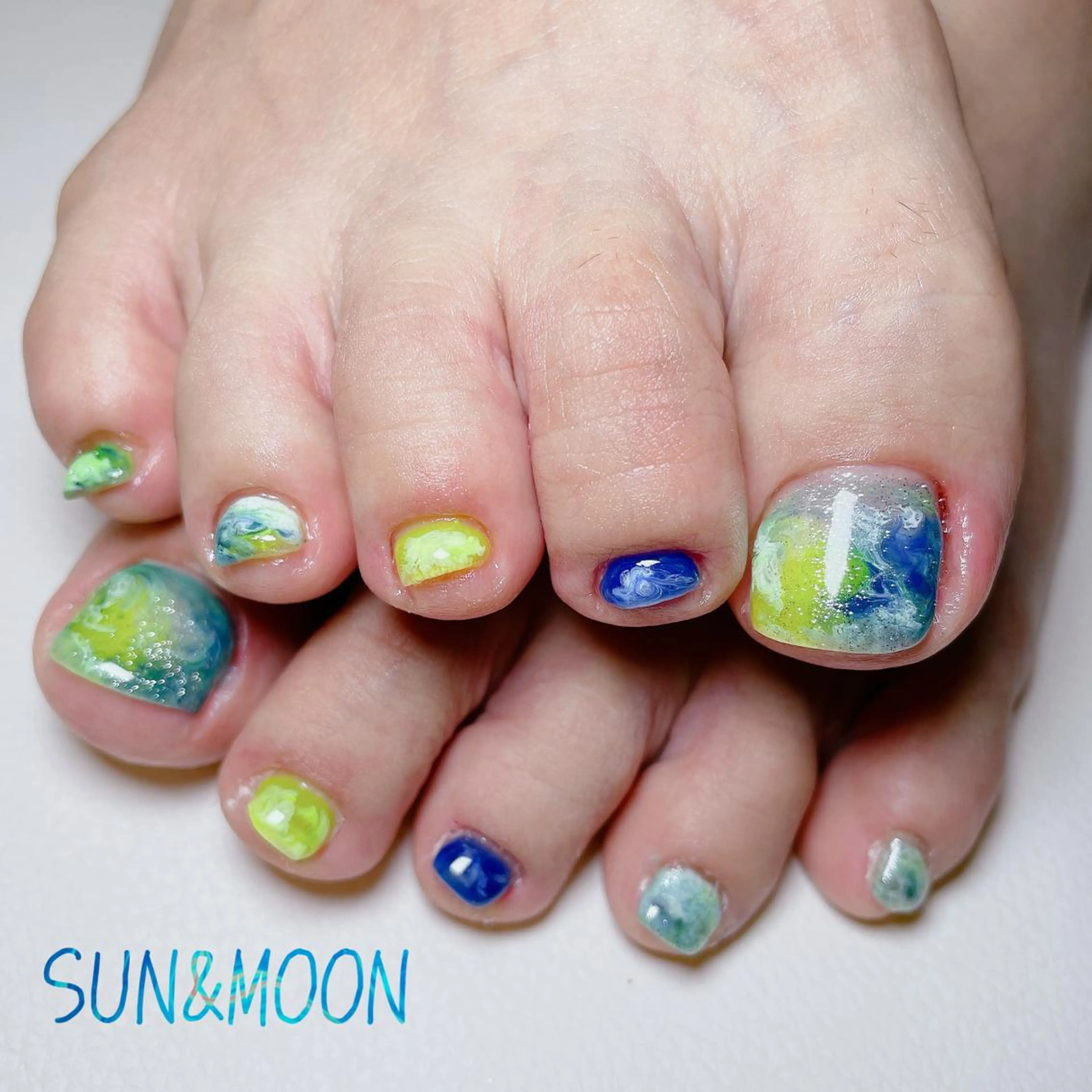 ネイル SUN&MOON REOのネイルデザイン