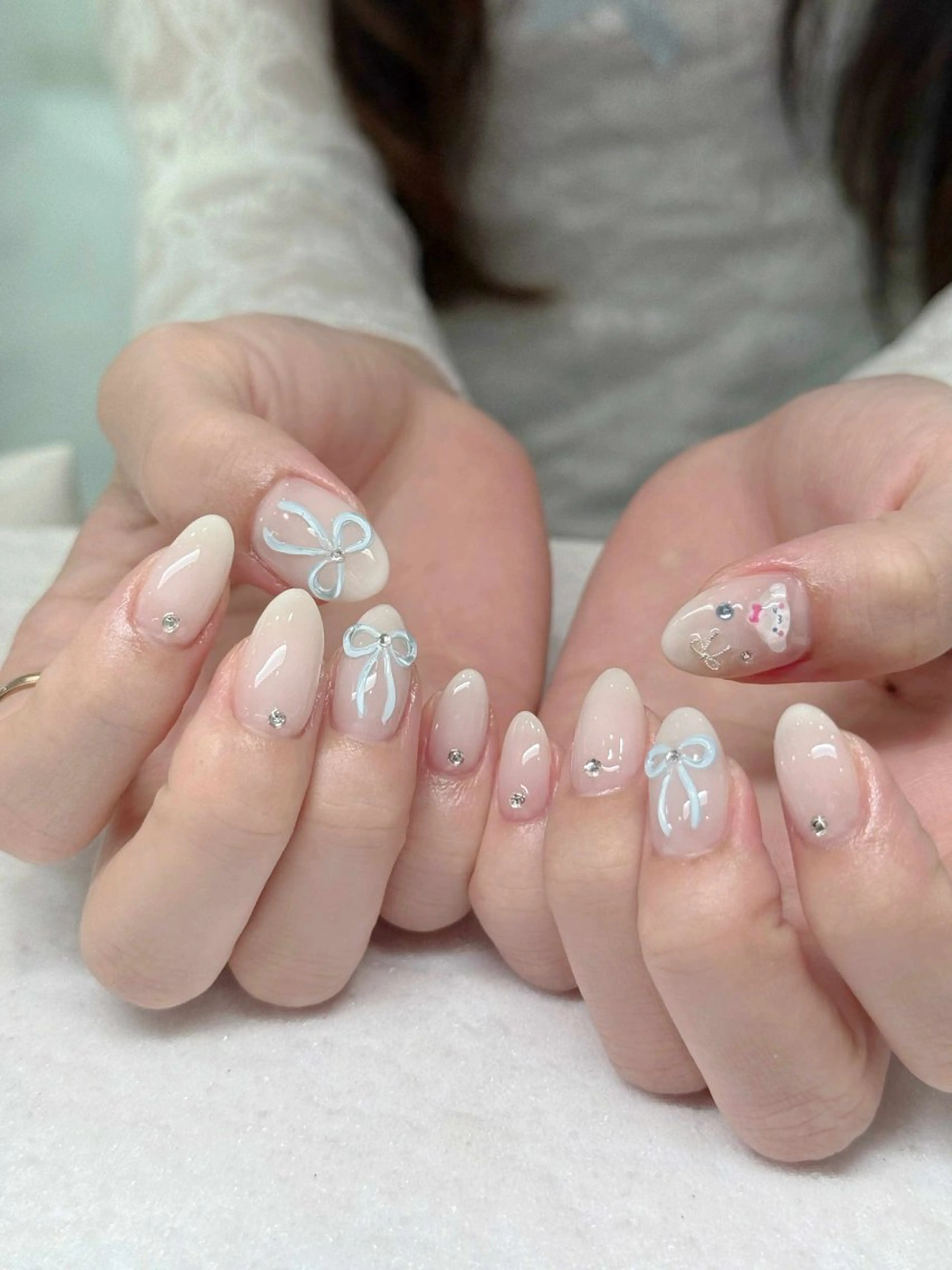 ネイル オーロラネイル ブルー チークネイル フットネイル フレンチネイル ハンドネイル ハンドケア HANA.NAILS所属・HANA.NAILS 自宅サロンのネイルデザイン