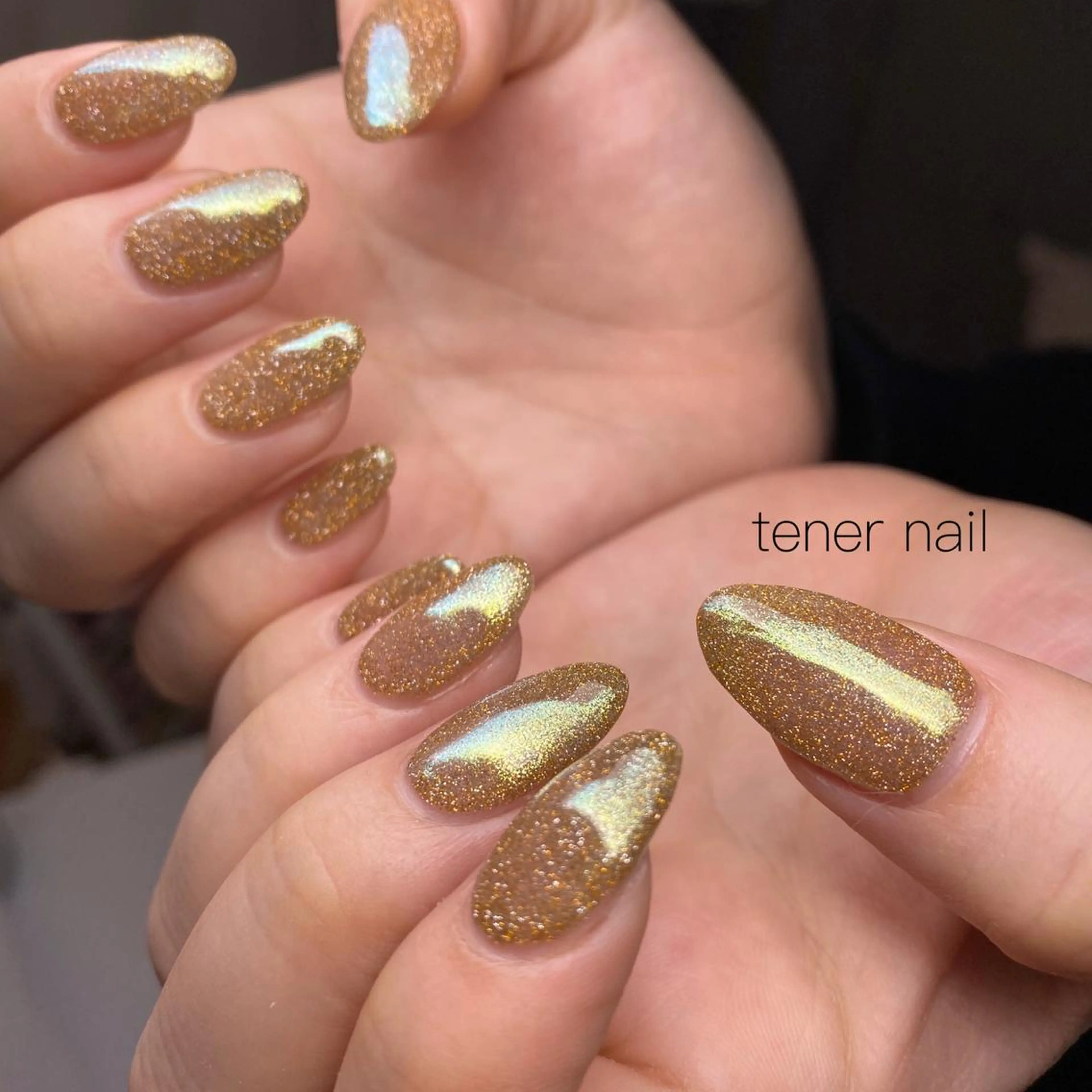 ネイル オーロラネイル フラッシュネイル グリーン ラメ(グリッター) ミラーネイル テネルネイル tener nailのネイルデザイン