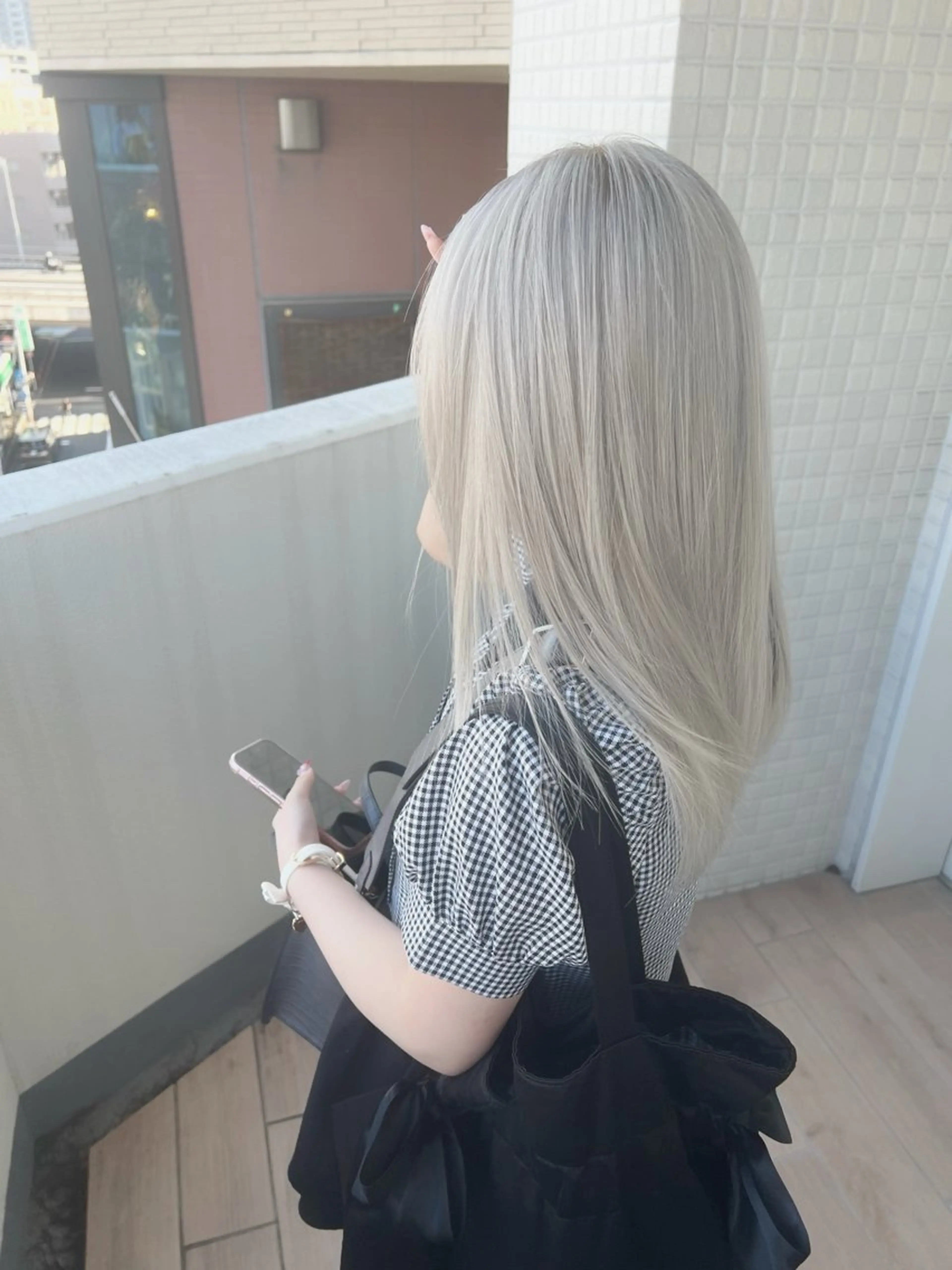 セミロング カラー ベージュカラー ブリーチ ブロンド 透明感カラー ダブルカラー カット ヘアカラー トリートメント ブリーチ/髪質改善/ レイヤー/YUTO‎のヘアスタイル