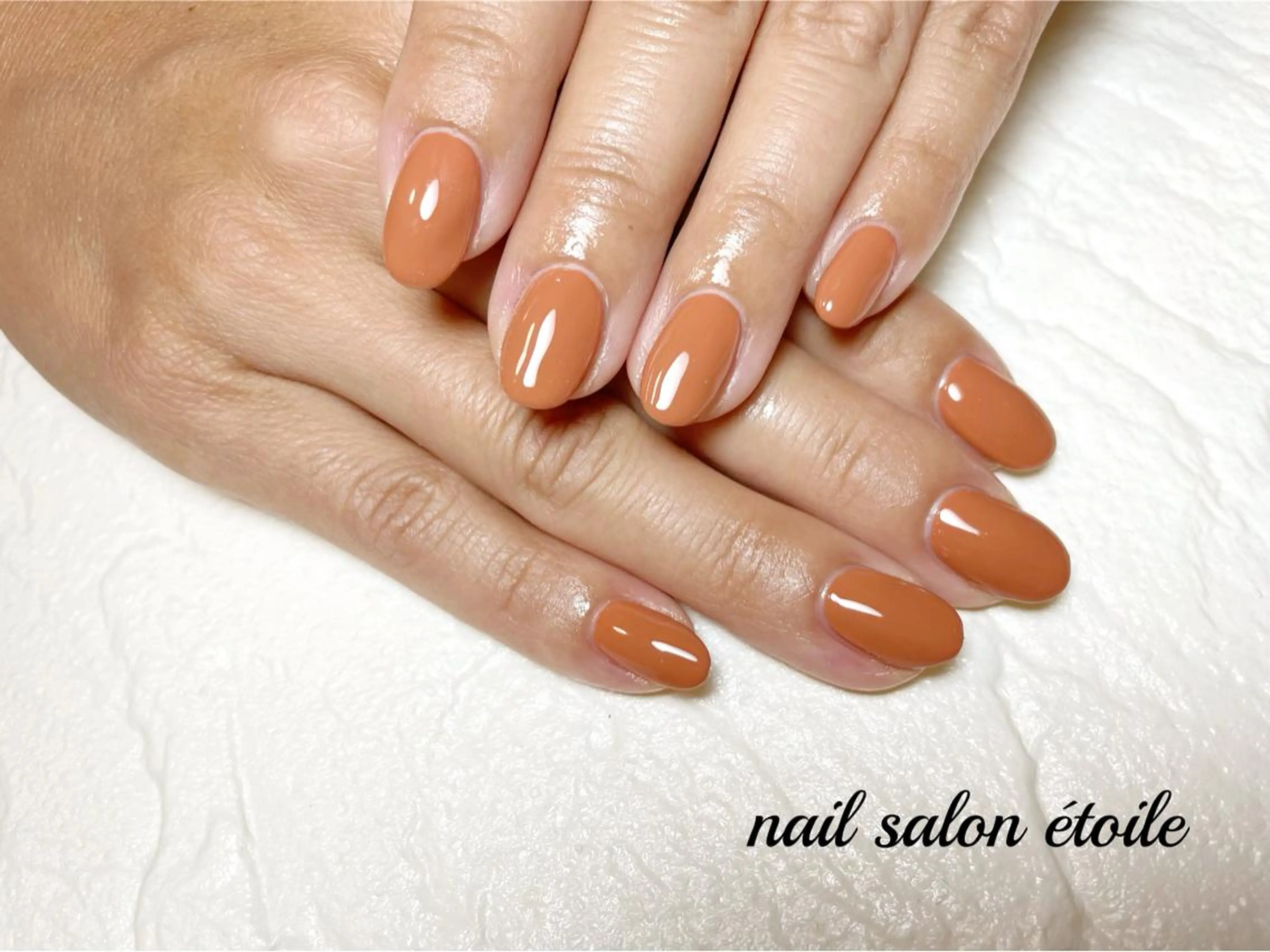 ネイル アートネイル ブラウン ジェルネイル ワンカラーネイル オレンジ ハンドネイル nail salon étoileのネイルデザイン