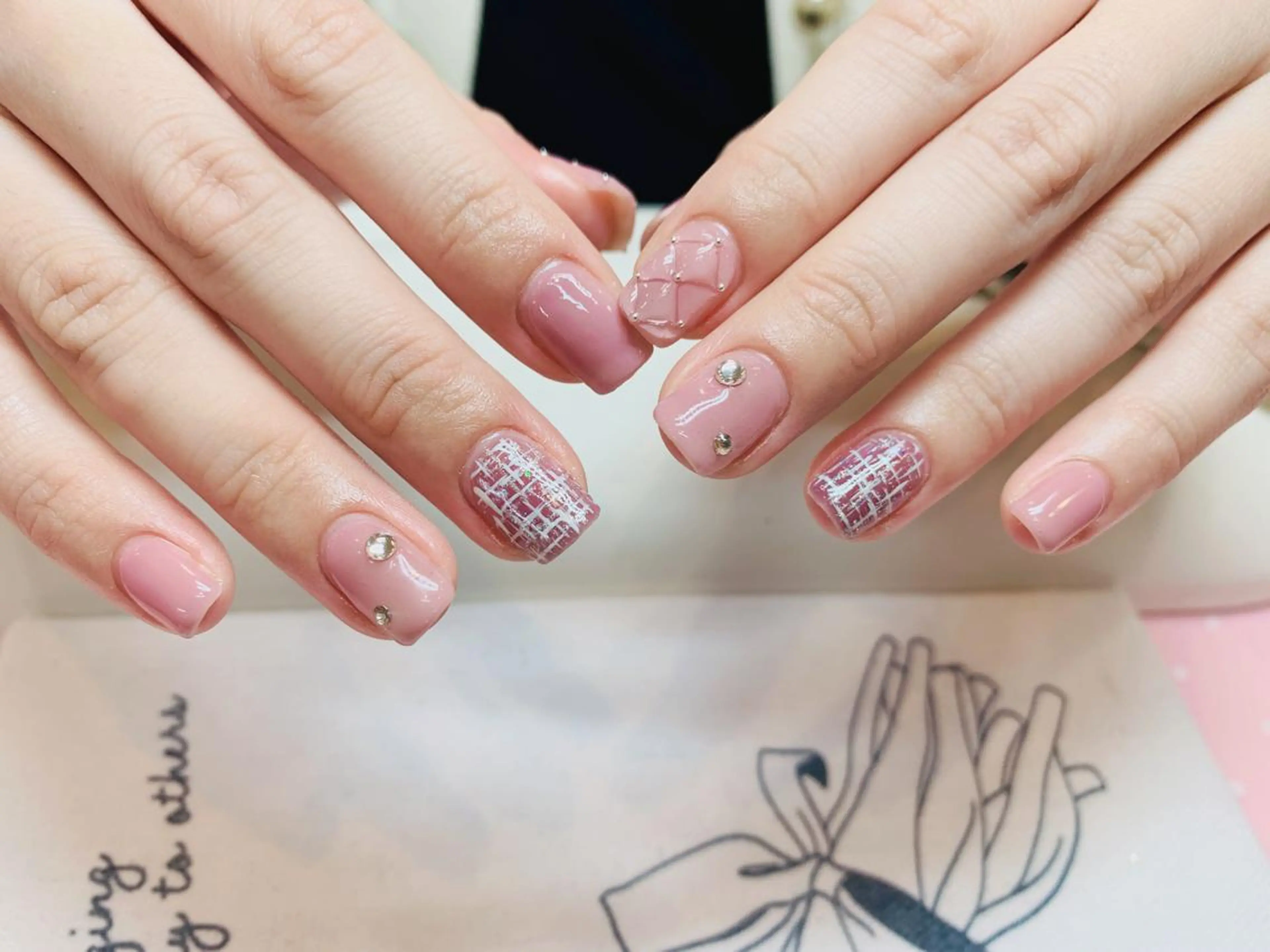 ネイル Ui_Amor (パラジェル)のネイルデザイン