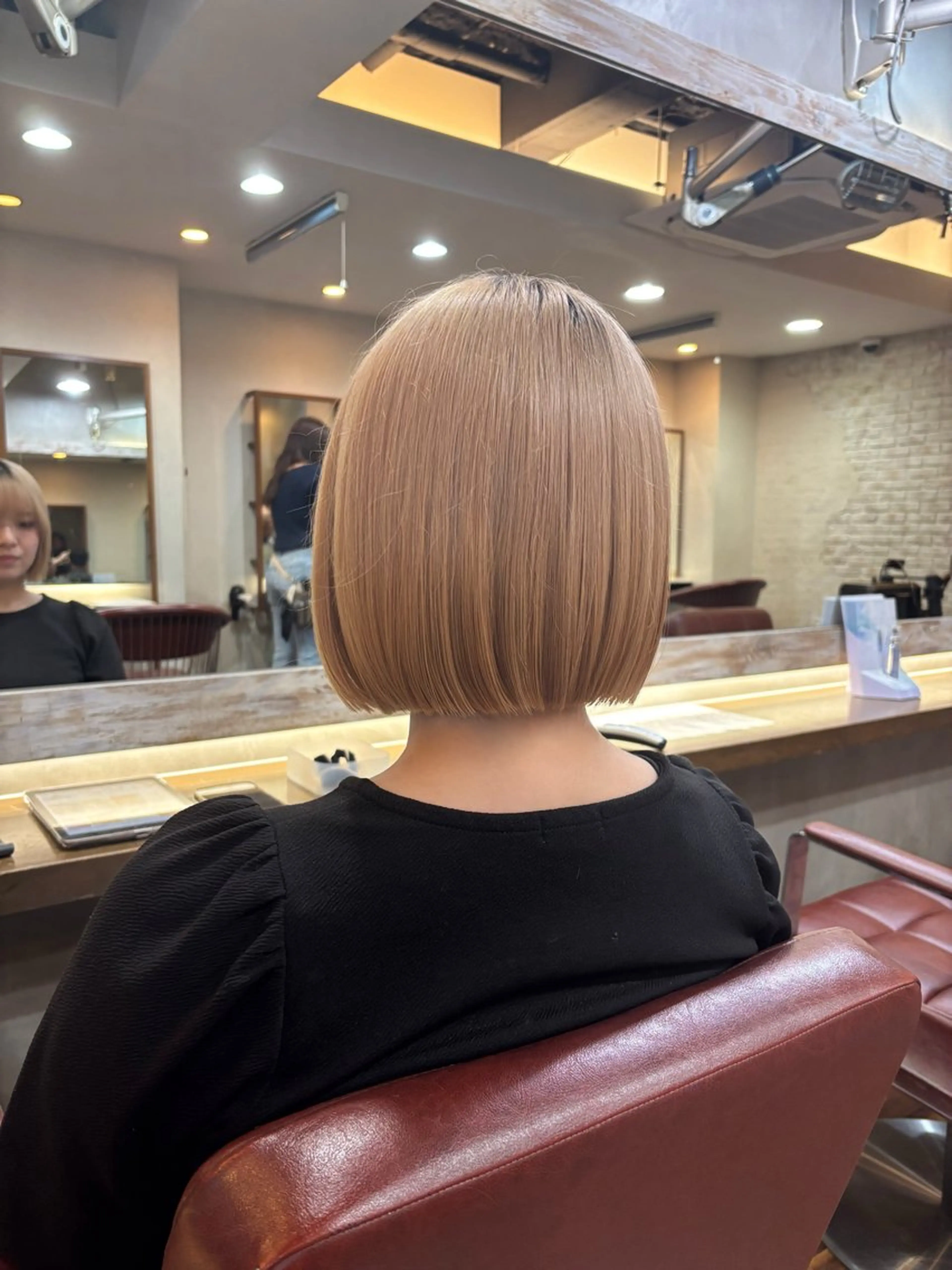 ショート レイヤー/ハッシュカ ット/顔周り/フウカのヘアスタイル