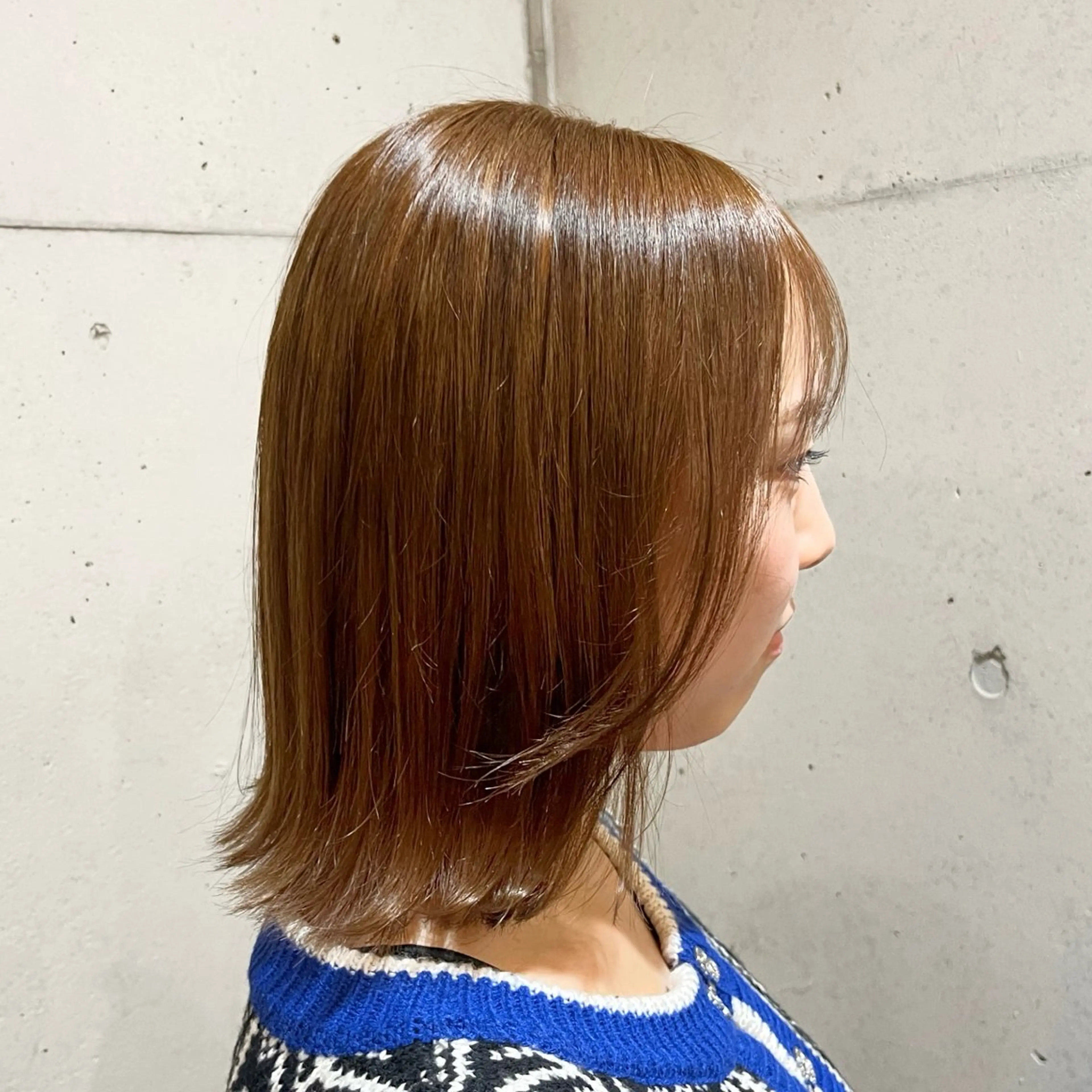 ミディアム カラー ベージュカラー ボブ 外ハネヘア ヘアカラー トリートメント ハイトーン/ボブ/ 髪質改善🦖mahoのヘアスタイル