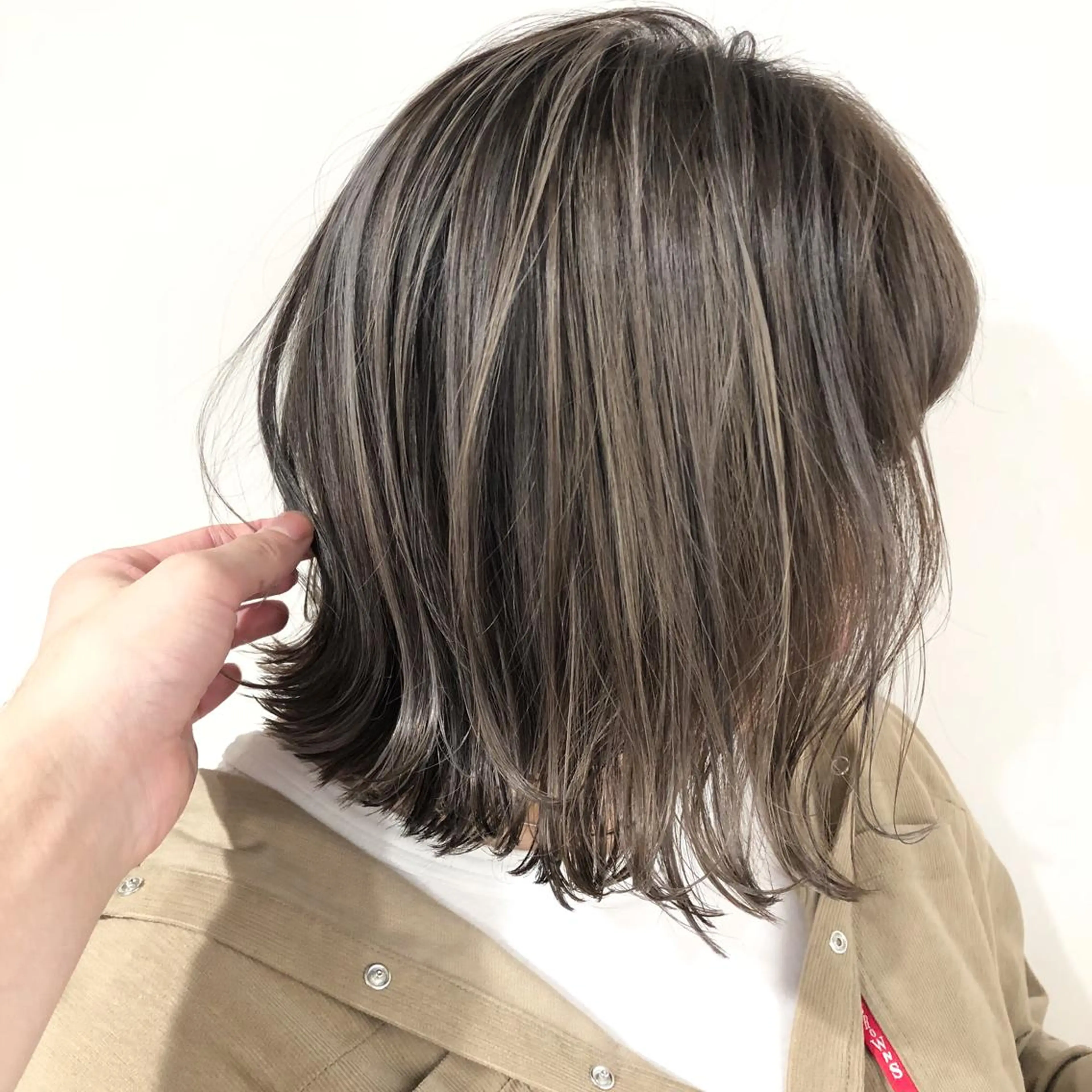 ミディアム ウルフ/デザイン/ 大阪/タカハシユウキのヘアスタイル