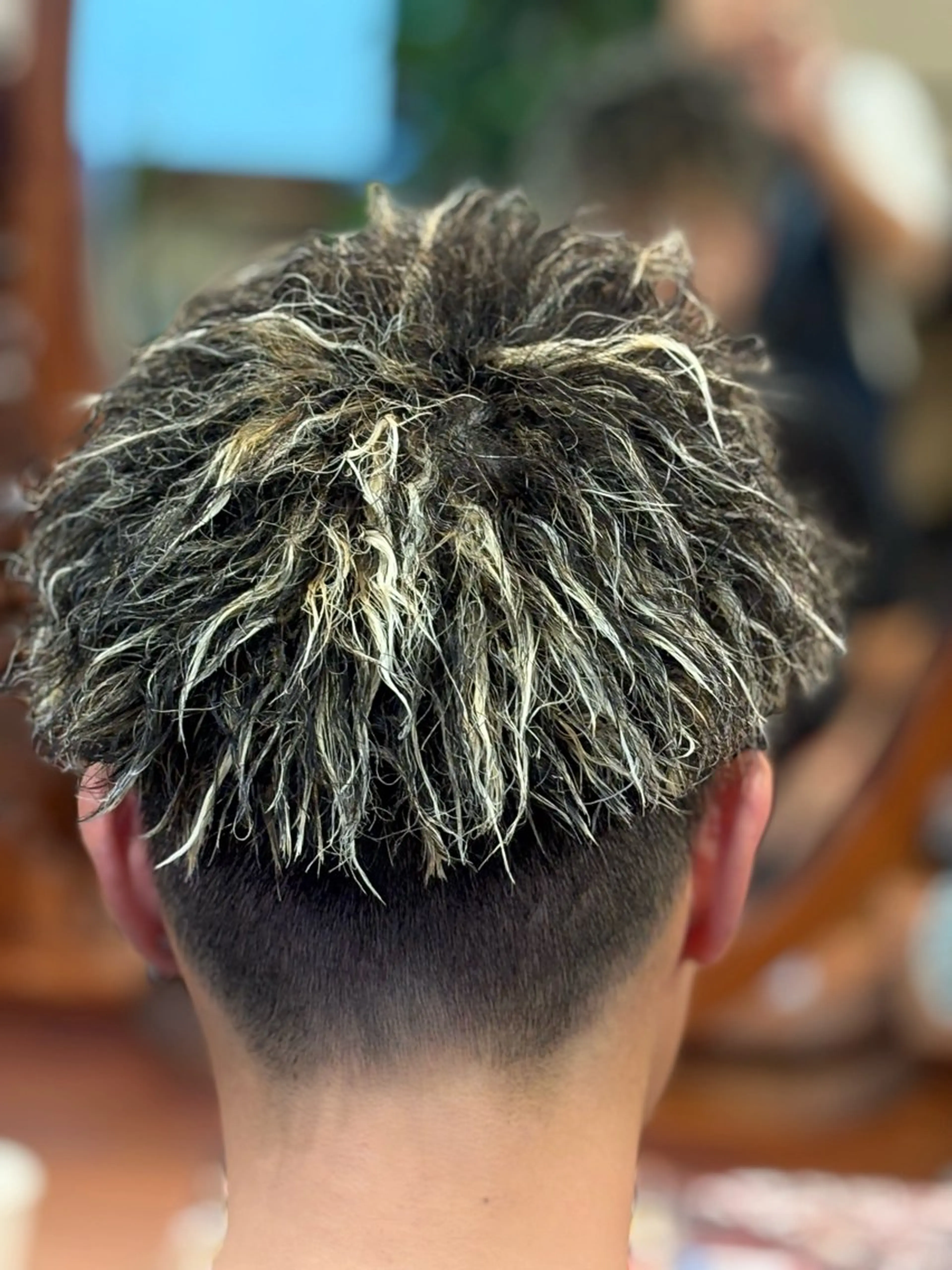 ショート カラー パーマ メンズ メンズハイライト ハイライトカラー ハイライト おしゃれ泥棒 石原メンズ特化美容師のヘアスタイル