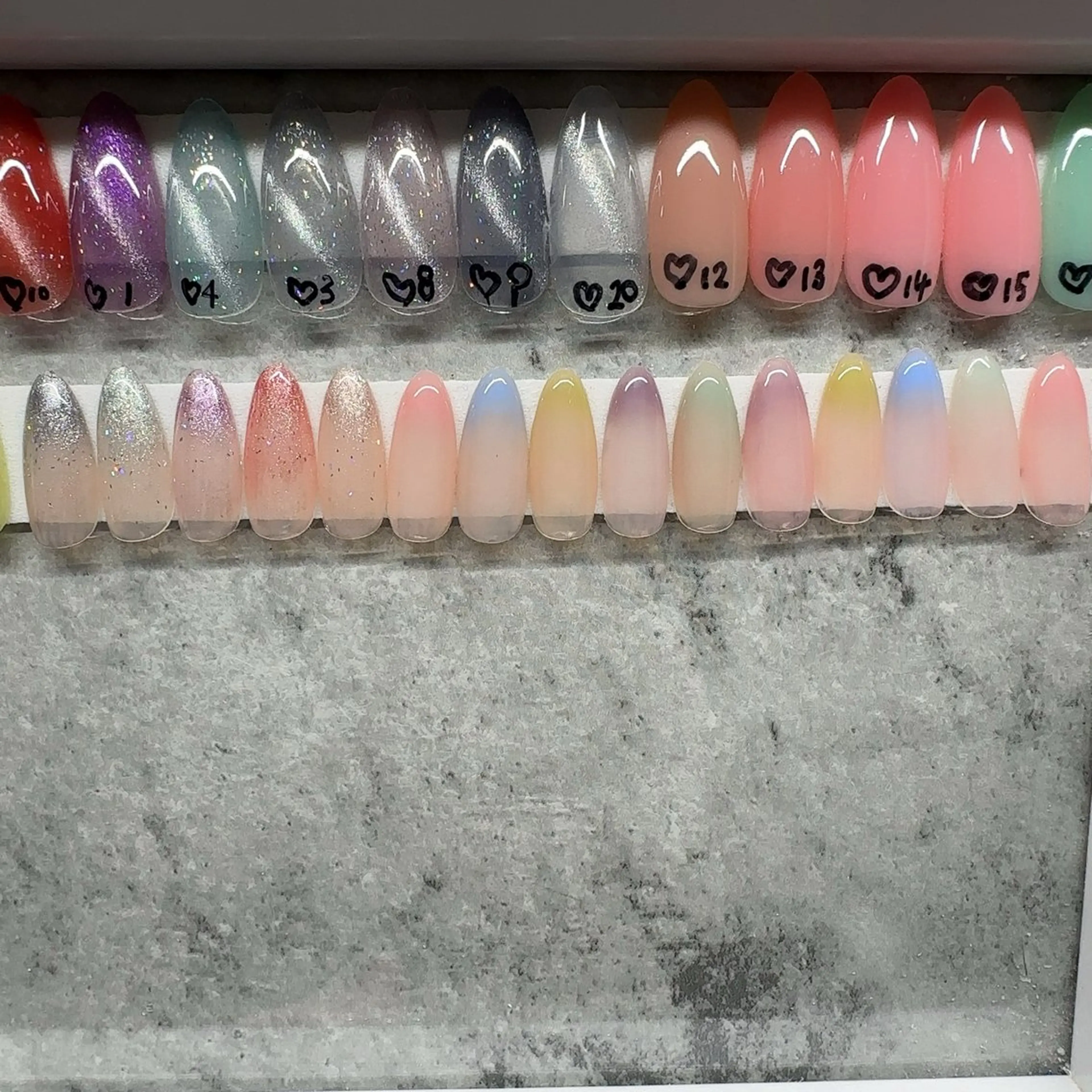 ネイル グラデーション LOA.NAIL 本八幡店のネイルデザイン