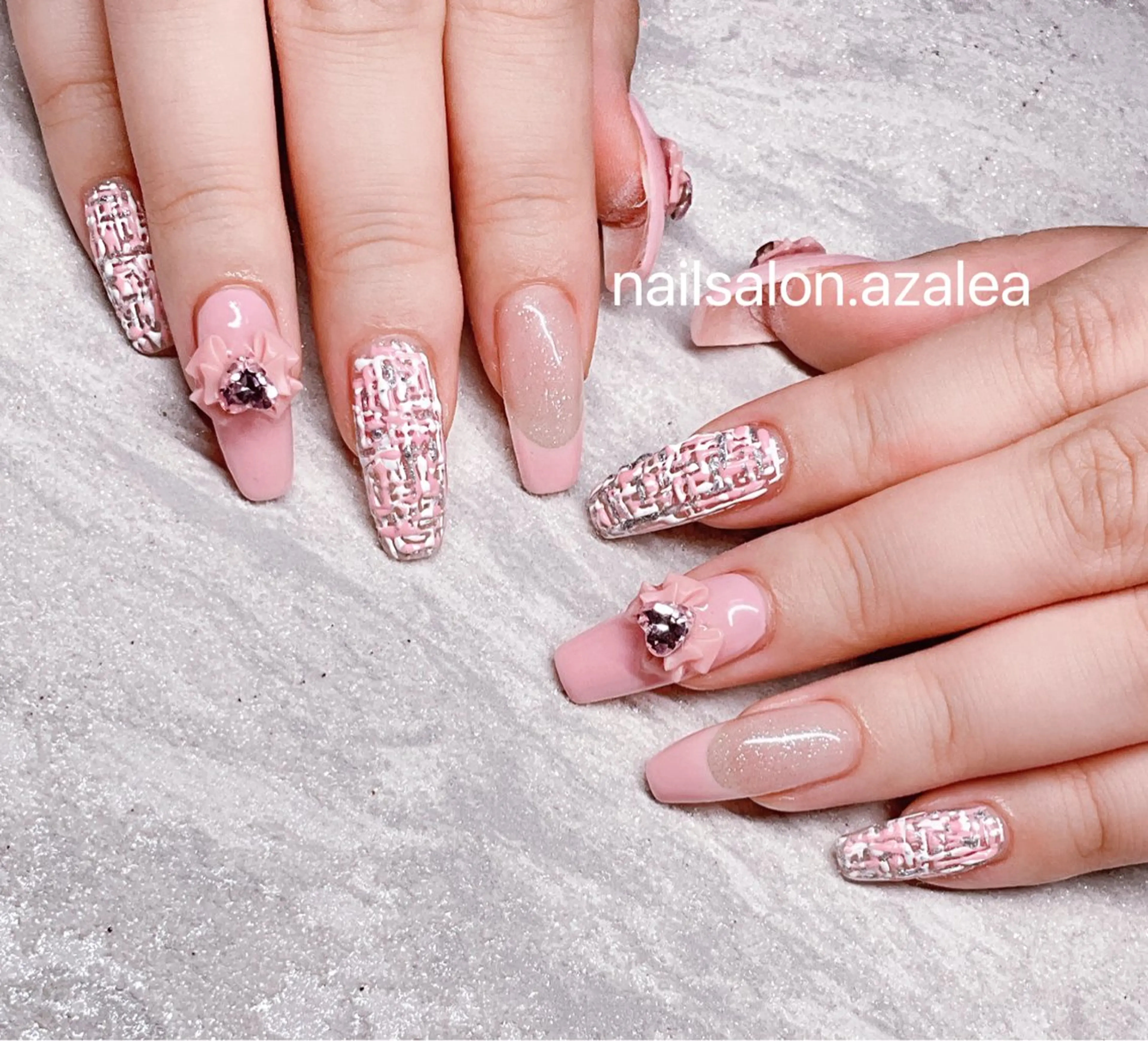 ネイル R inのネイルデザイン