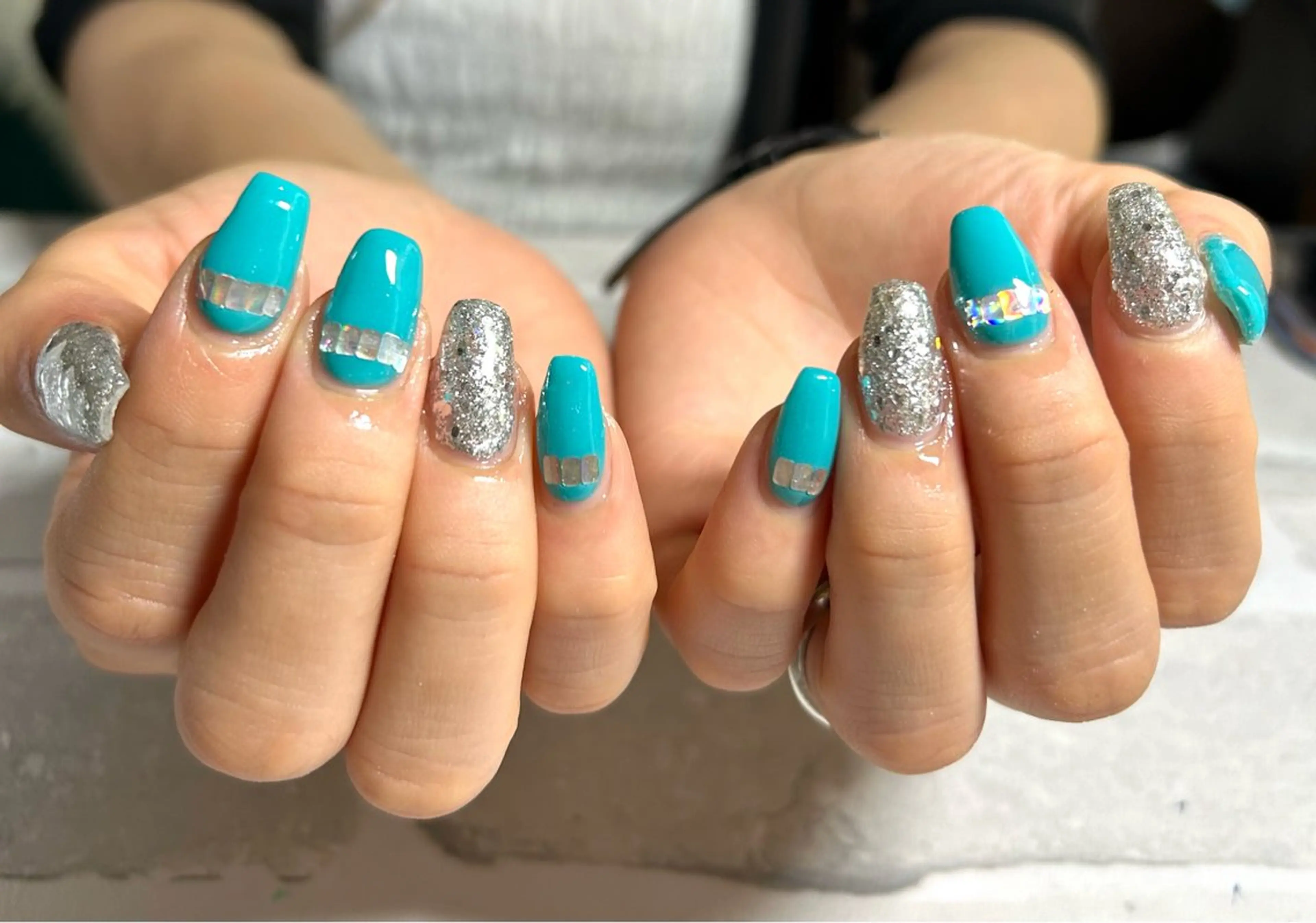 ミディアム ハンドネイル 2DY NAIL SALONのネイルデザイン