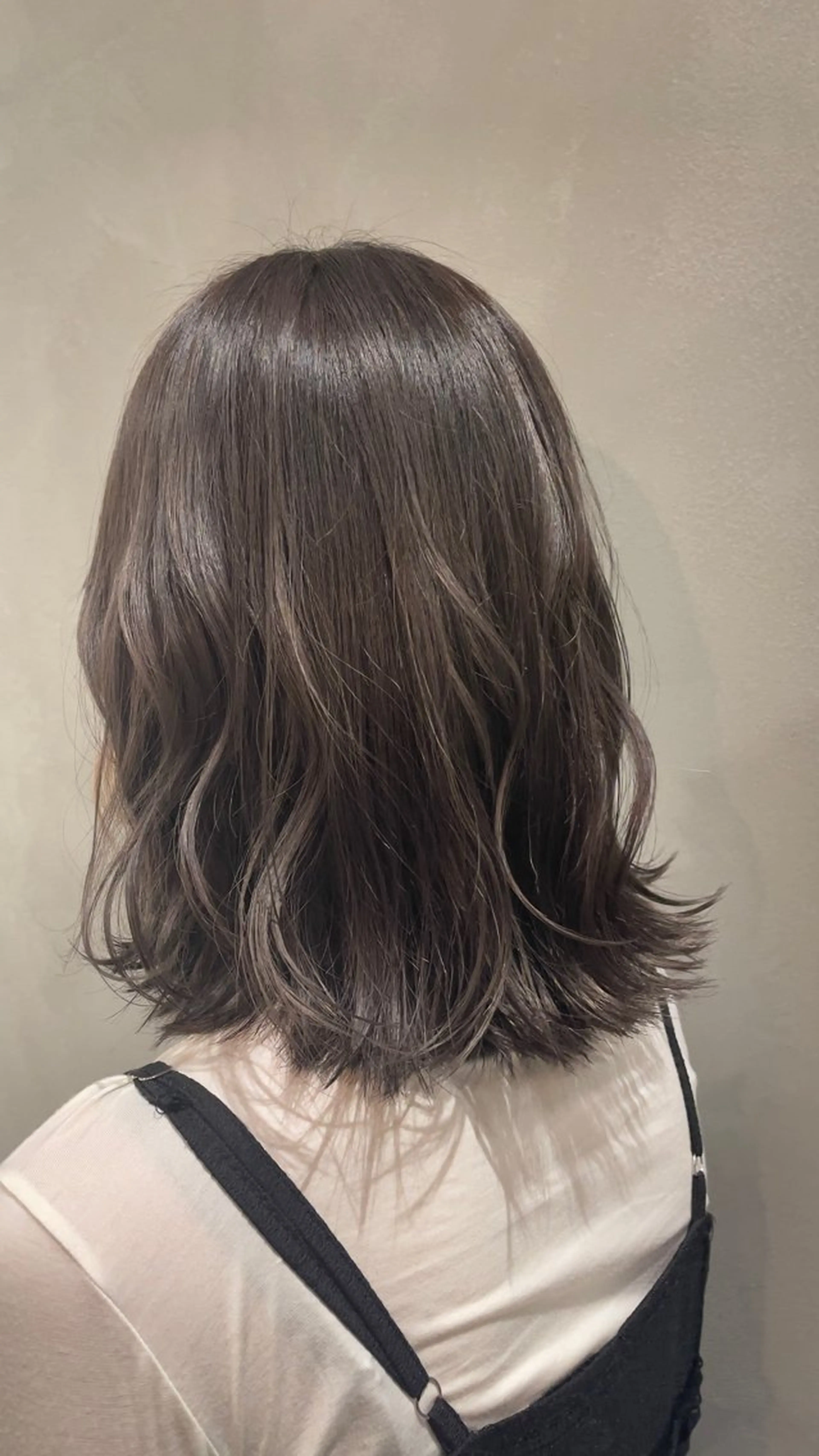 カラー 都築 菜美のヘアスタイル