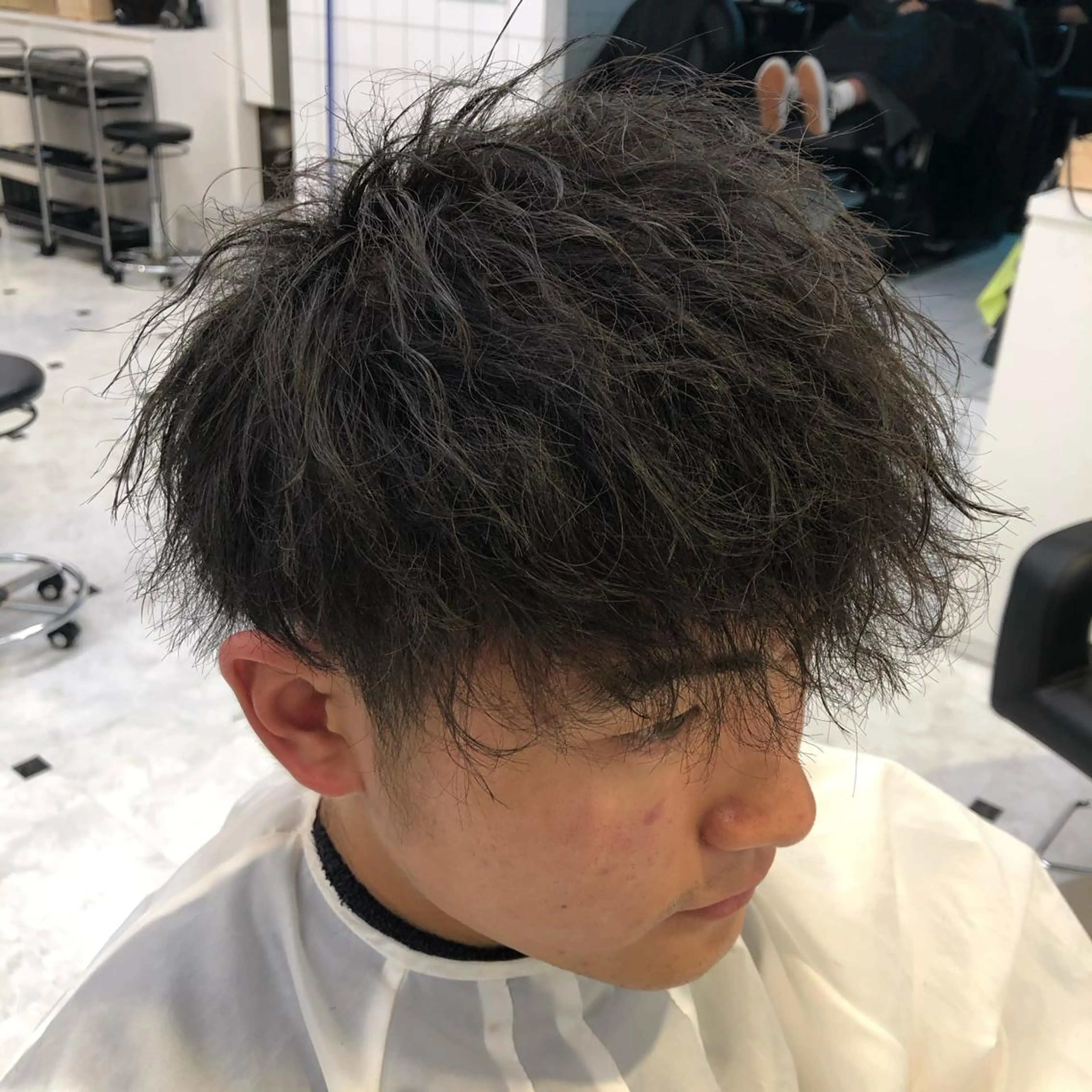 ショート カラー パーマ メンズ メンズパーマ メンズツイストパーマ ツイストパーマ ベージュグレージュ 💕しゅーじ💕のヘアスタイル