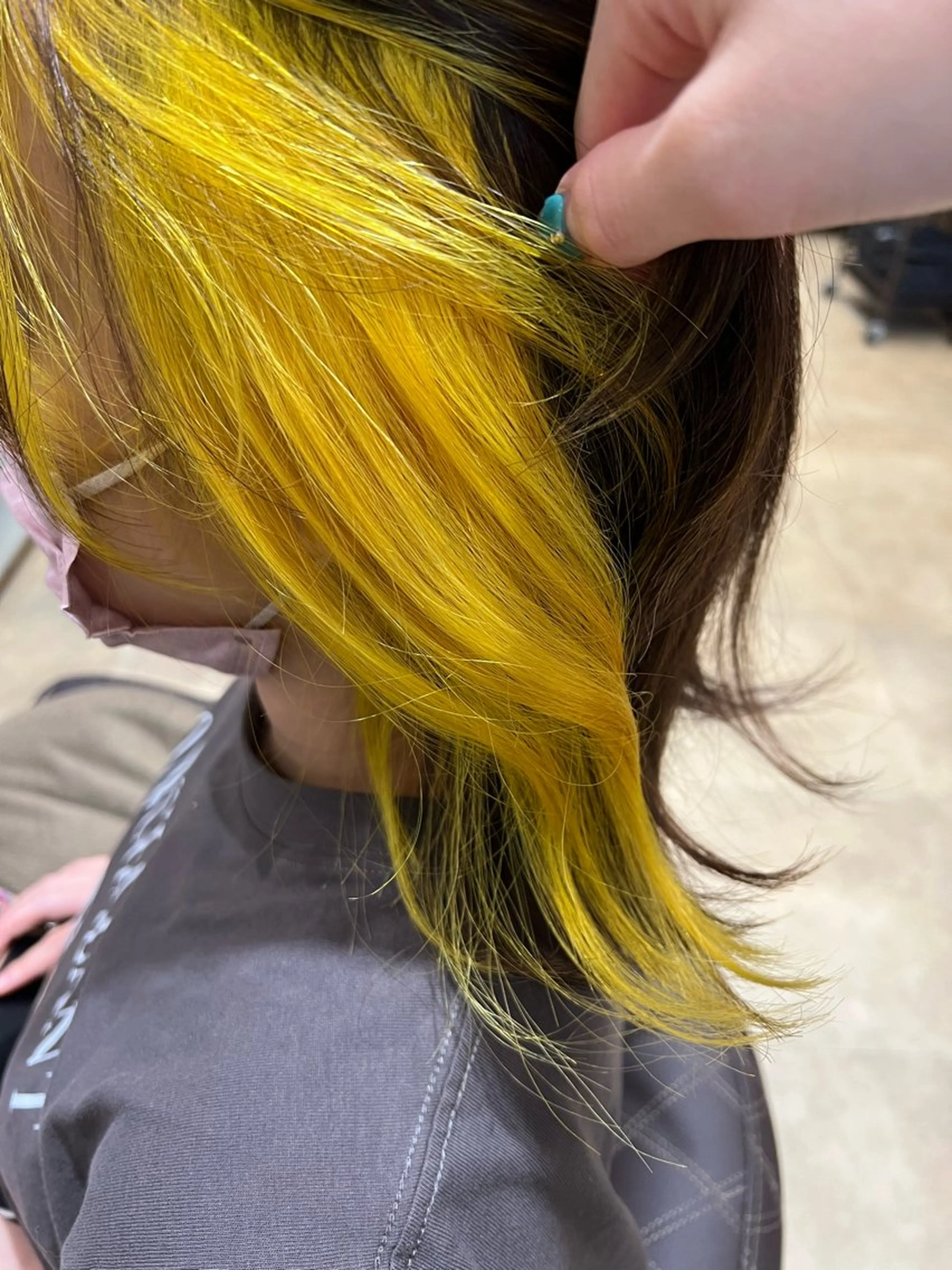 ミディアム 黒田 愛梨のヘアスタイル