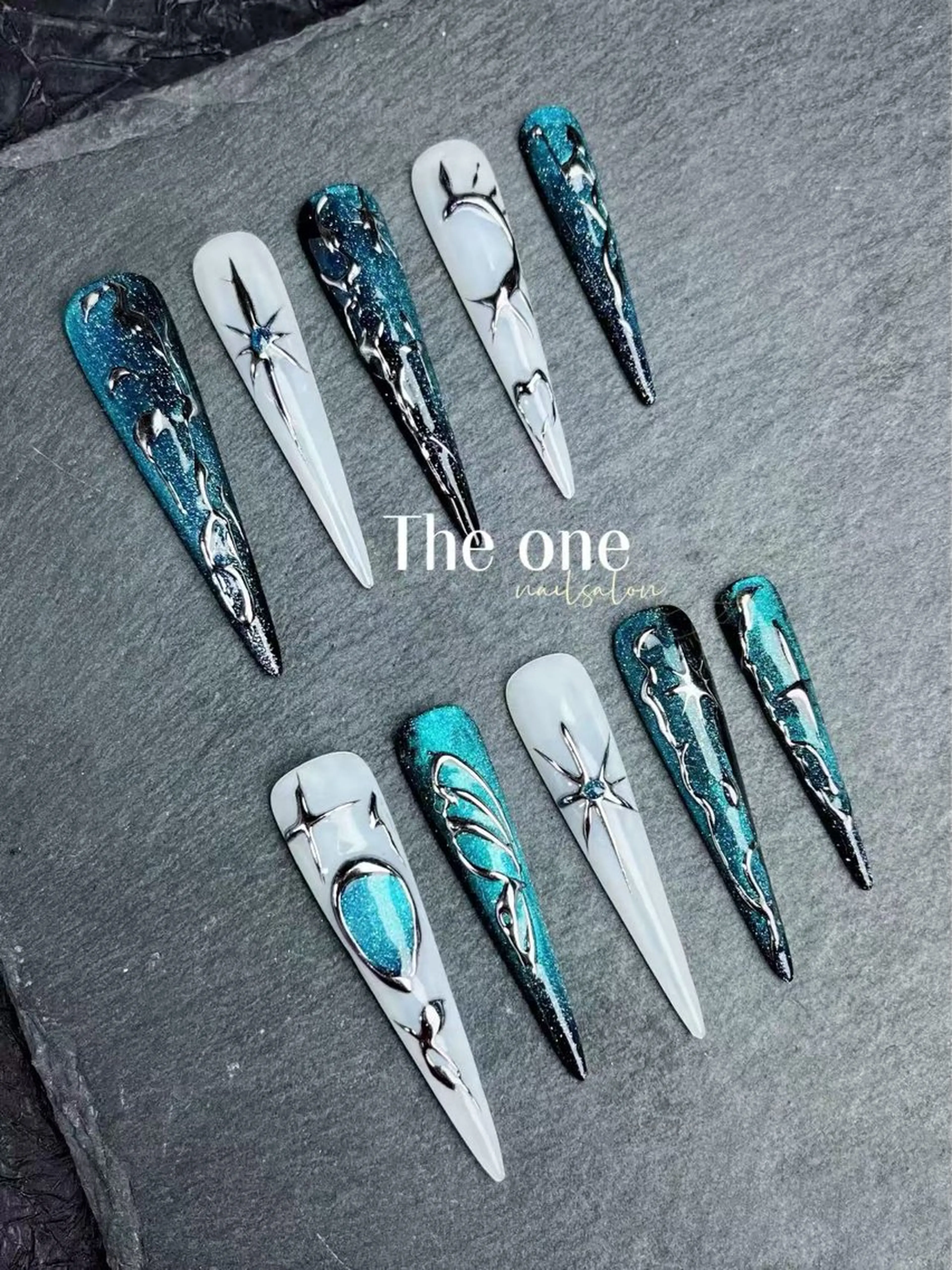 ネイル The oneアオイ アオイのネイルデザイン