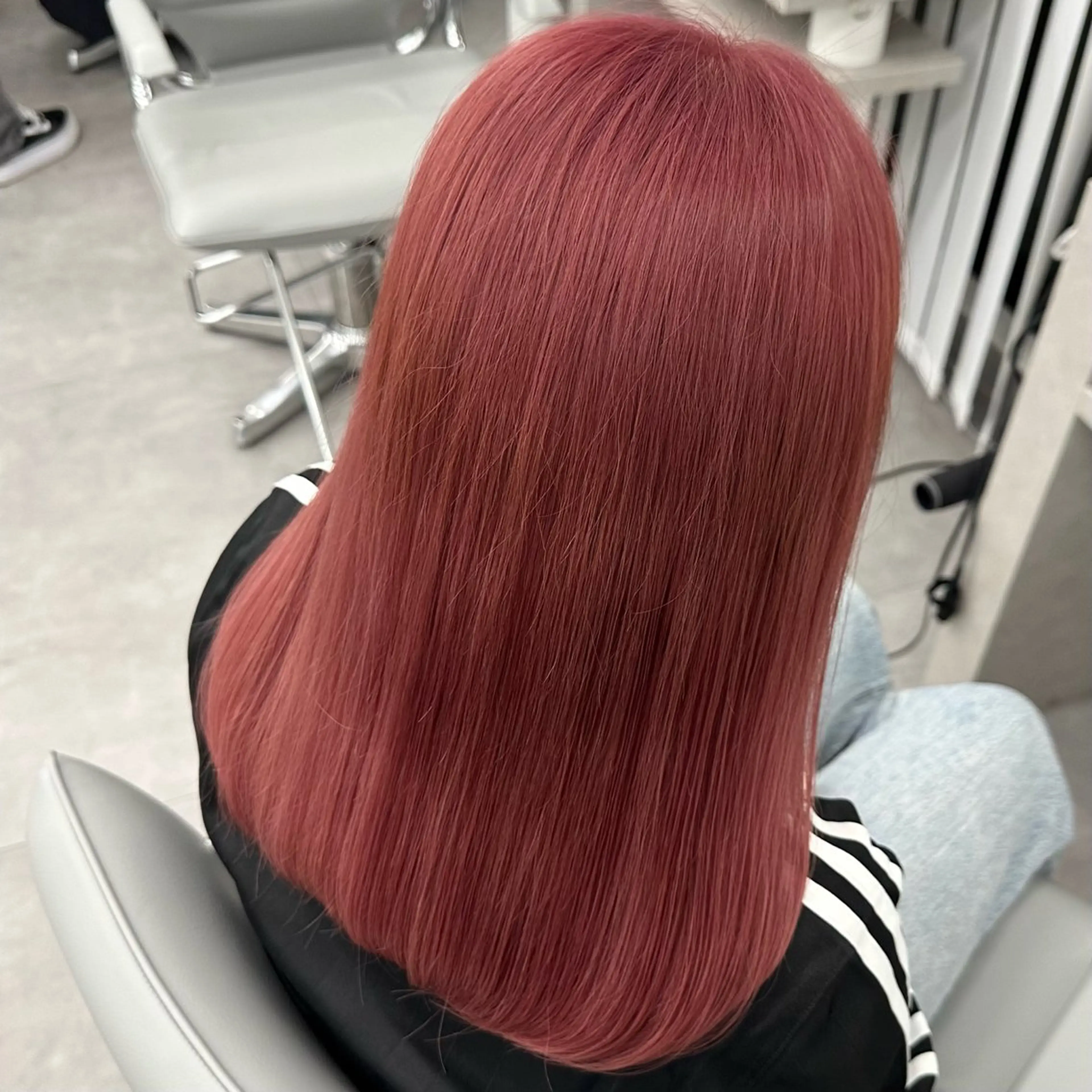 セミロング カラー ピンクカラー ヘアカラー 🎀ハイトーン🎀 ケアブリーチmikuのヘアスタイル