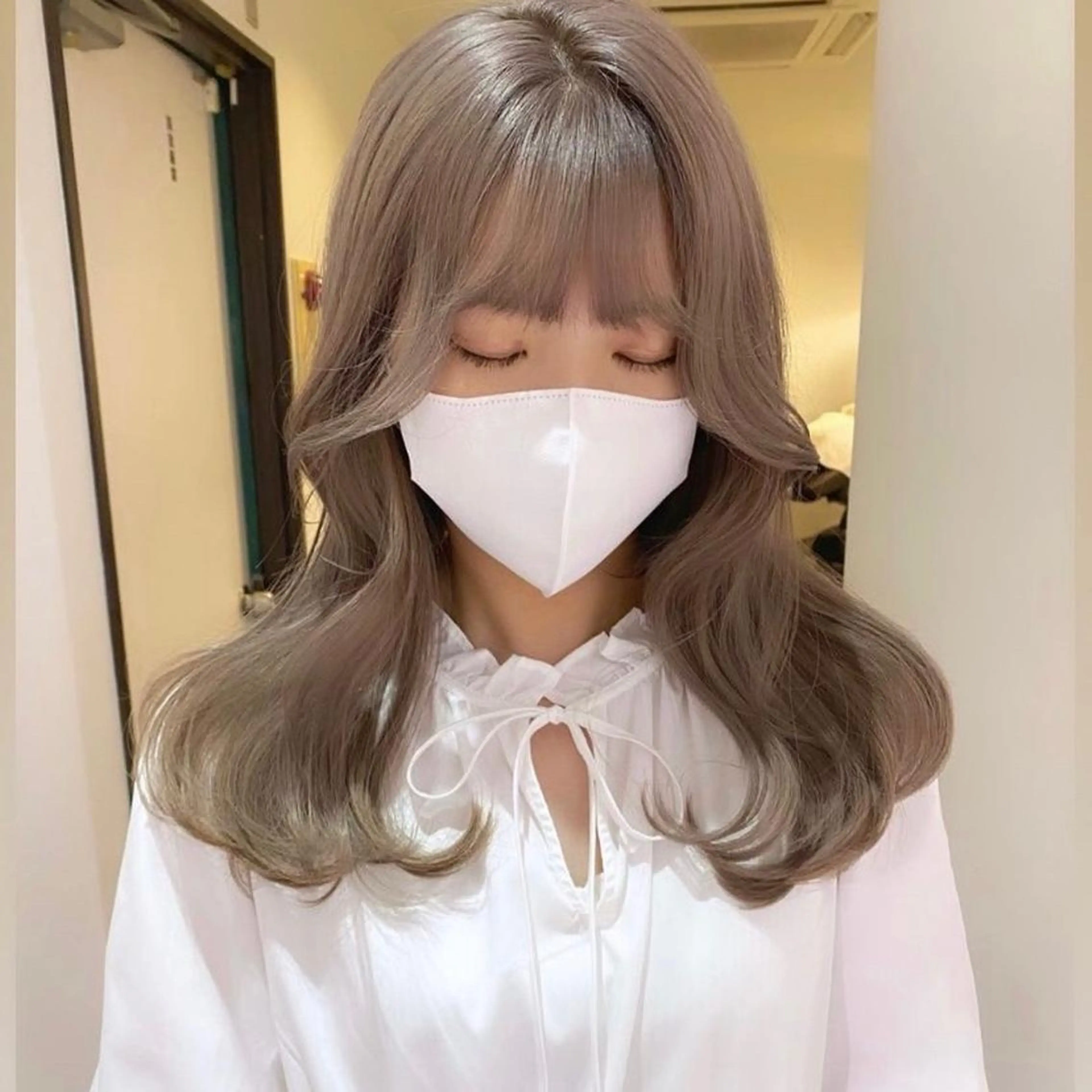 カラー mizuki/ピンク ベージュ.レイヤーのヘアスタイル