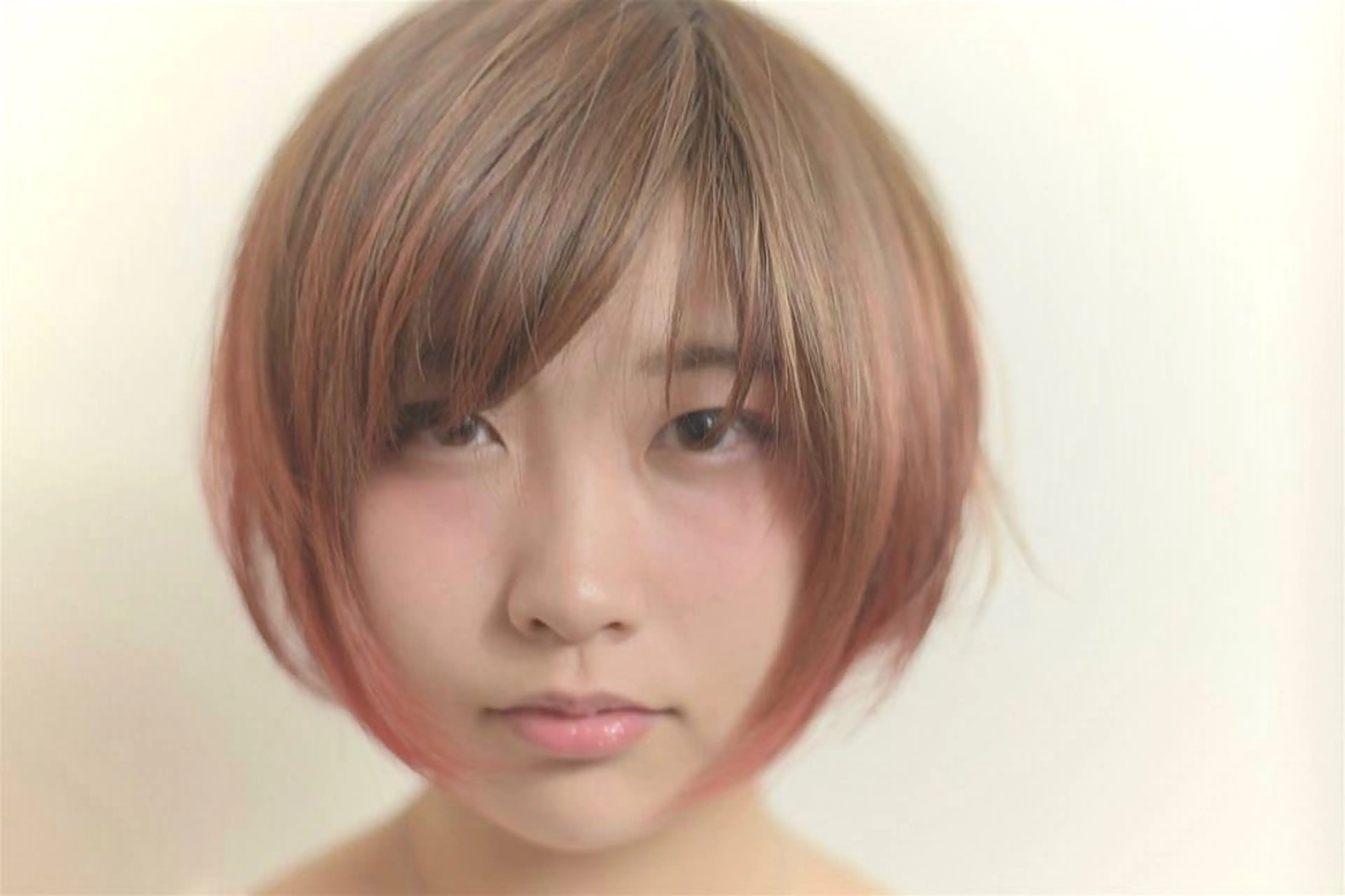 ショート カラー ベージュカラー ブリーチ ブリーチなしカラー ピンクカラー ピンクベージュ 松澤 佑興のヘアスタイル