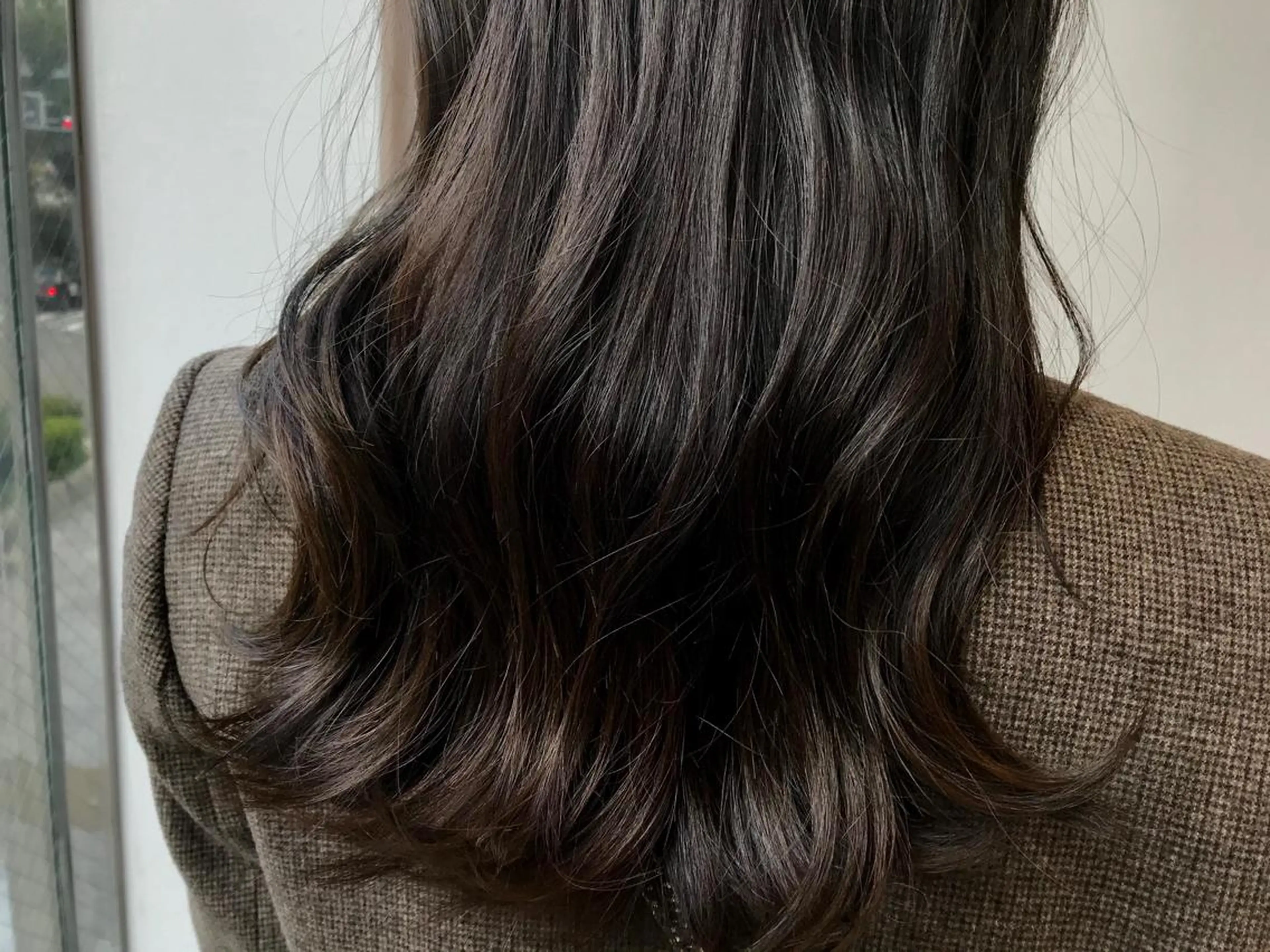 ロング カラー 辻本 夏子のヘアスタイル