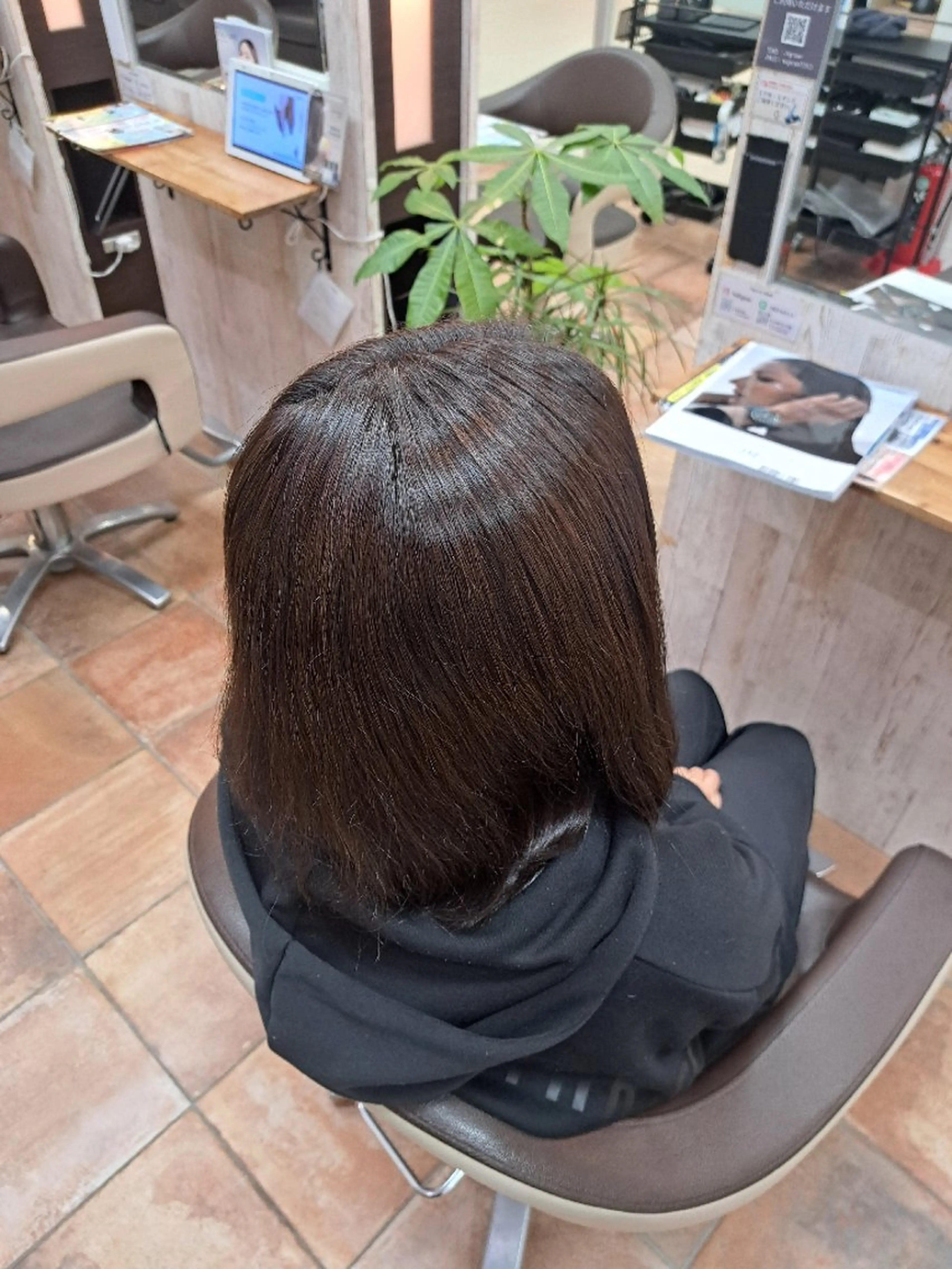 ミディアム カラー 上田 真菜美のヘアスタイル