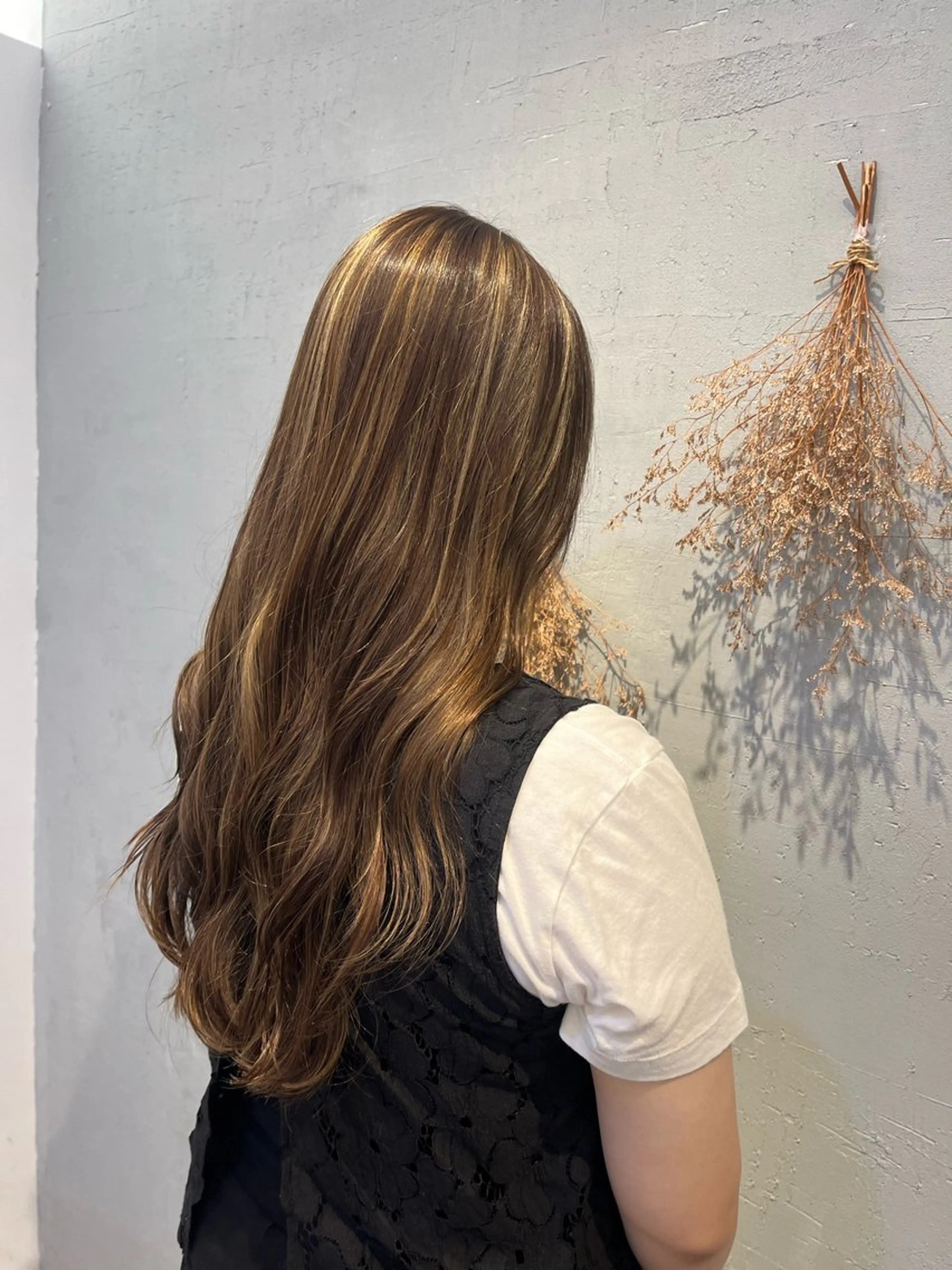 ロング ヘアカラー ete カイエダのヘアスタイル