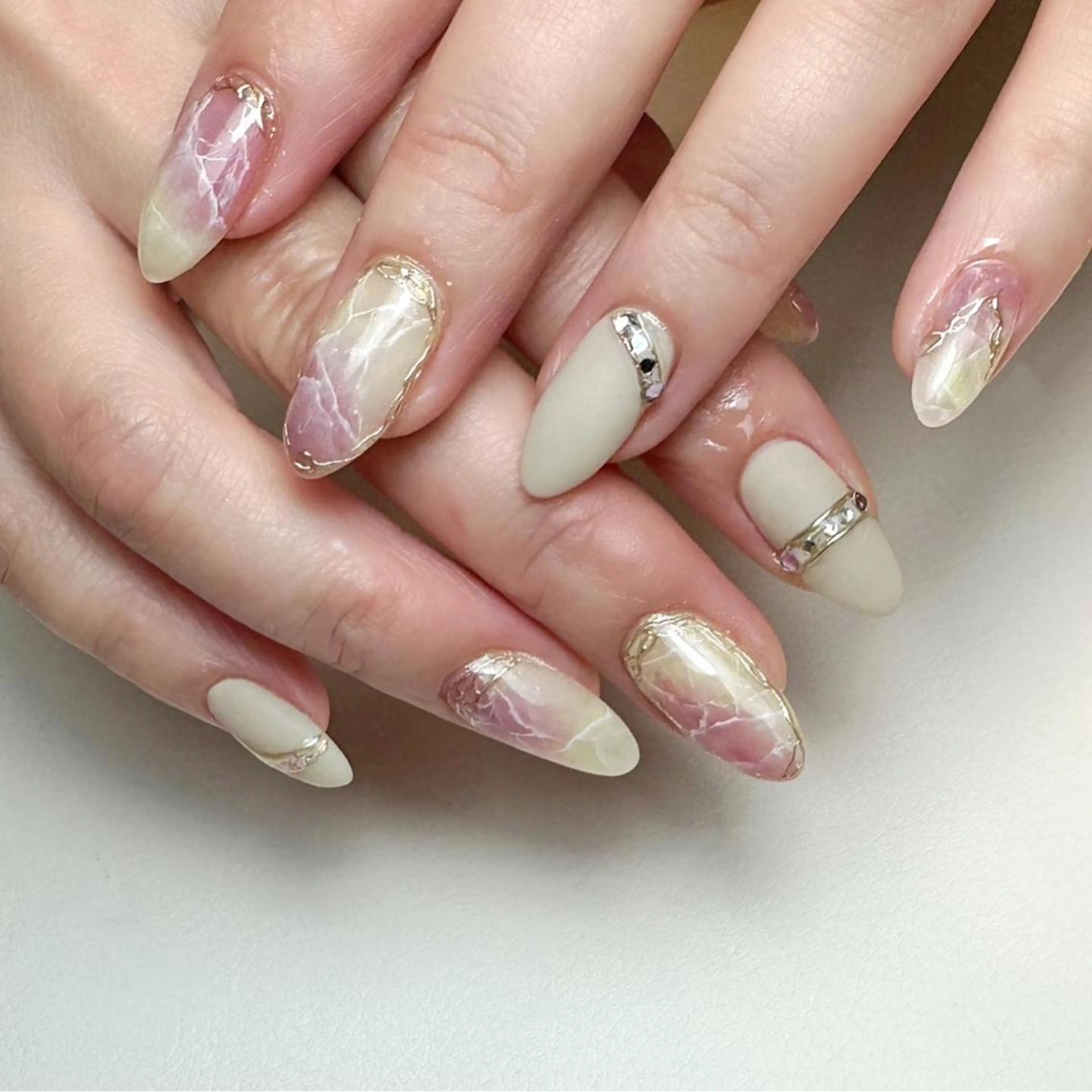 ネイル ニュアンスネイル 春ネイル ハンドネイル ameria meguのネイルデザイン