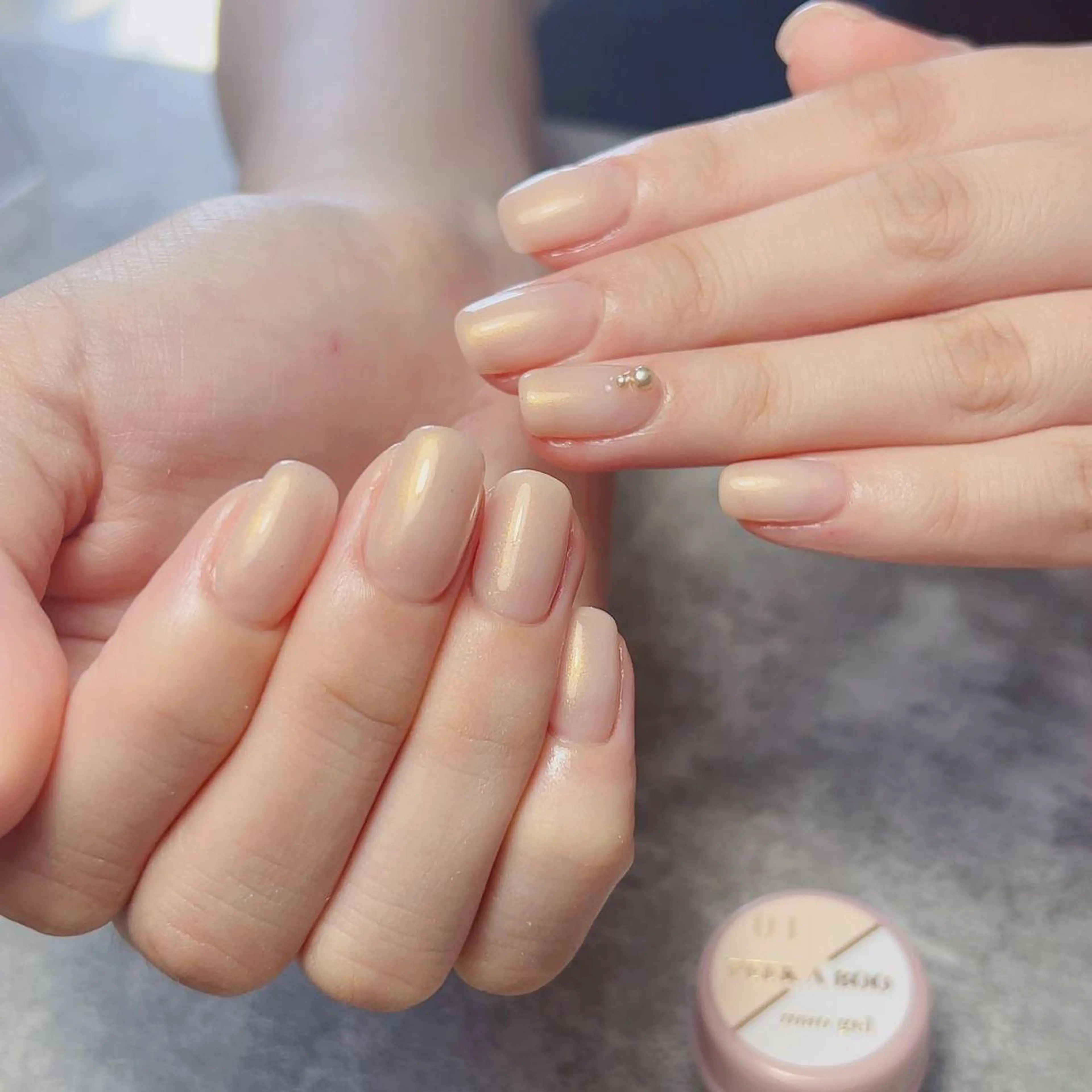 ミディアム 韓国風ヘア ハンドネイル めぐみのネイルサロン スタッフ練習のネイルデザイン