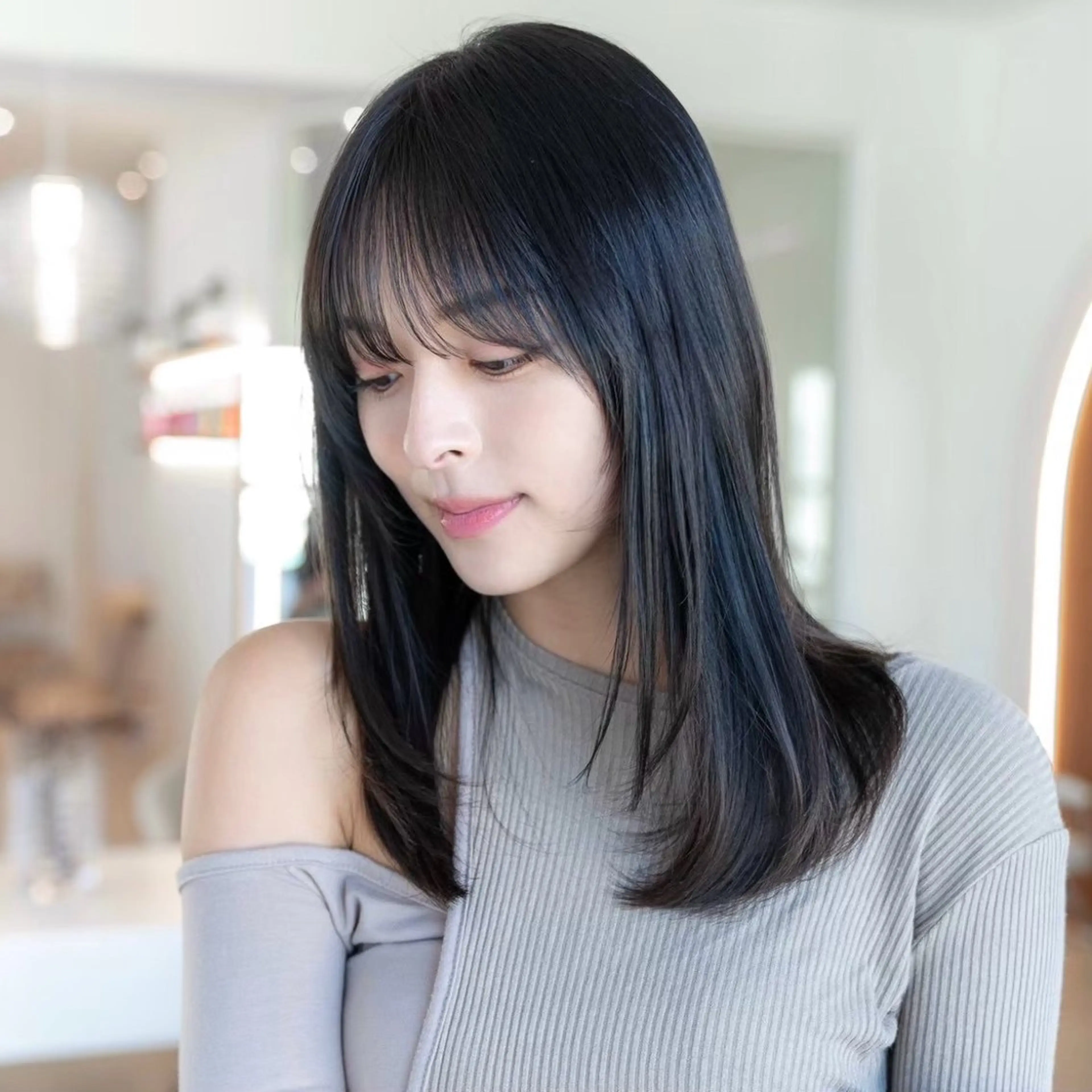 セミロング ボブ 顔まわりレイヤー 顔周りカット ハッシュカット 髪質改善 原宿/韓国/髪質改善 /レイヤー/ボブのヘアスタイル