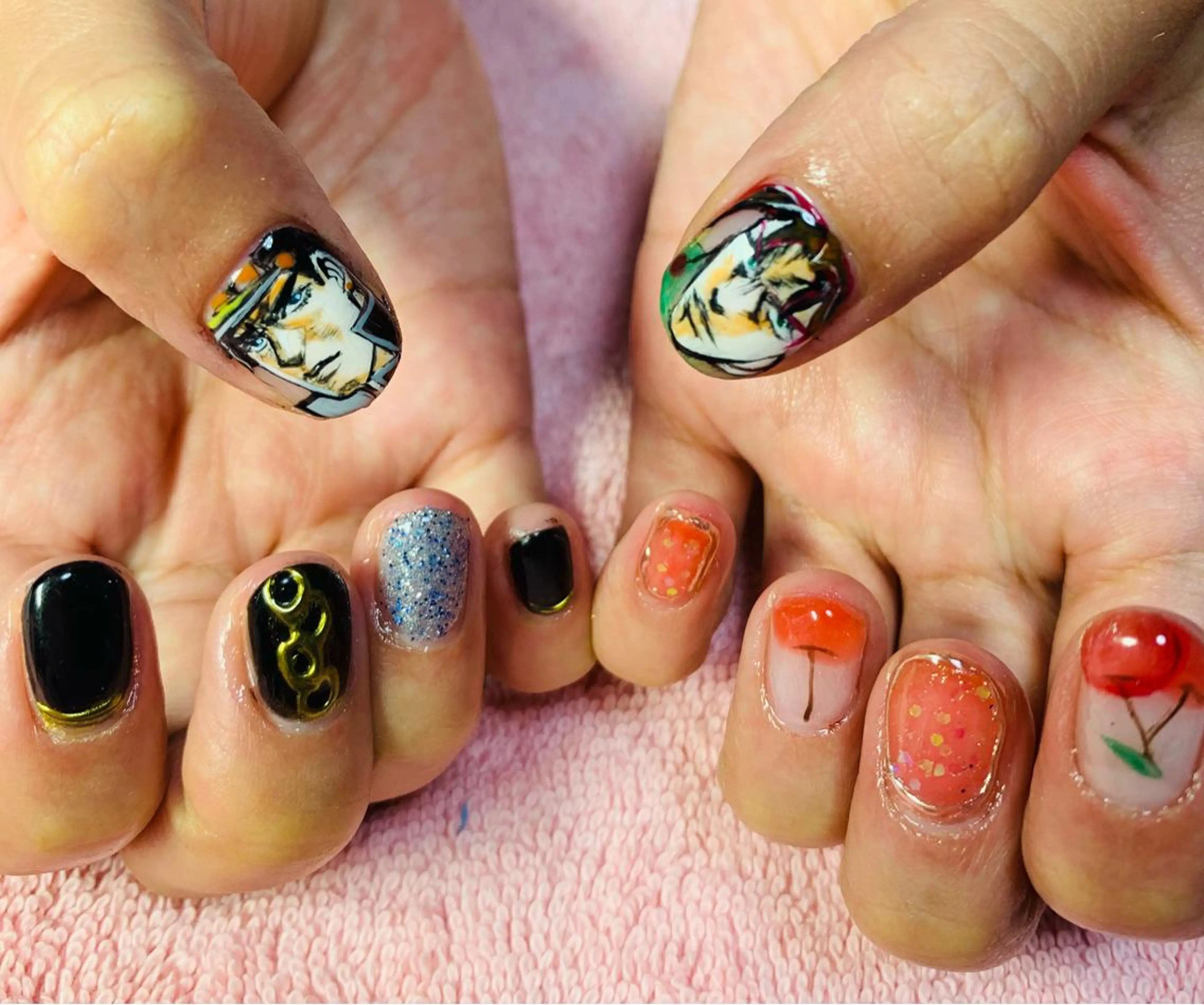 痛ネイル（キャラネイル）　＋モチーフネイルの写真