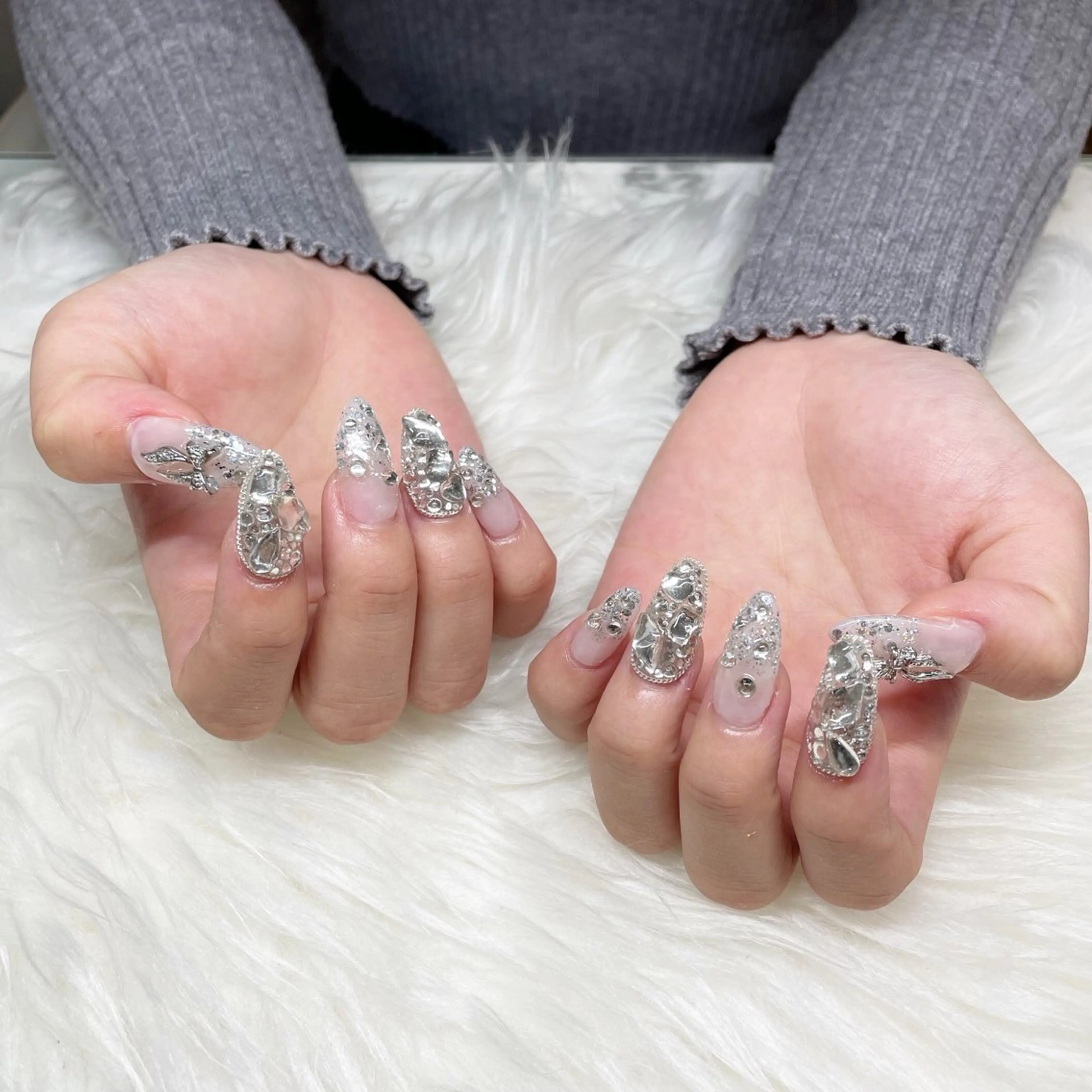 ロング see love gritterのネイルデザイン