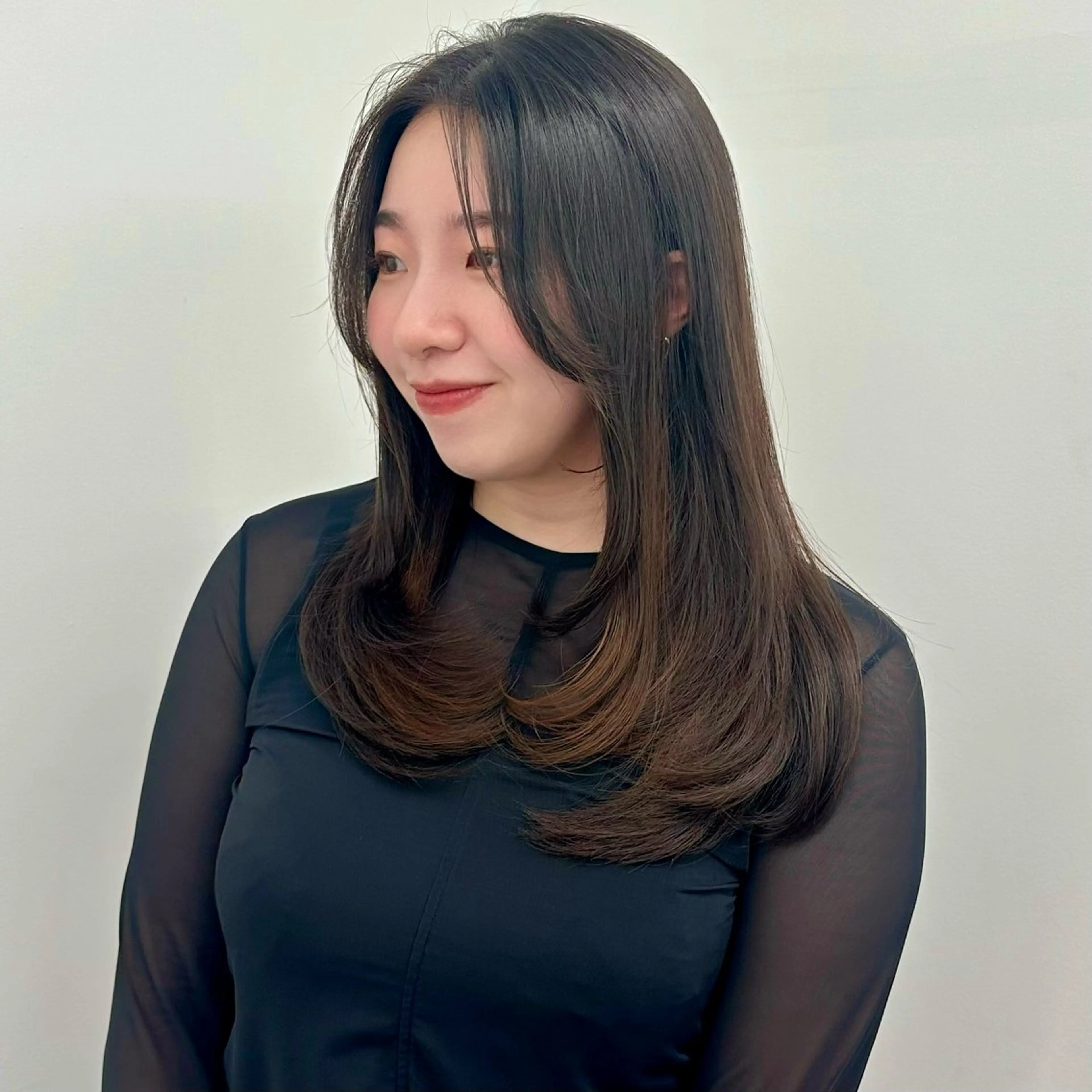 セミロング カラー カット ヘアカラー トリートメント ブリーチなし/レイヤ ー特化🌈Tommyのヘアスタイル