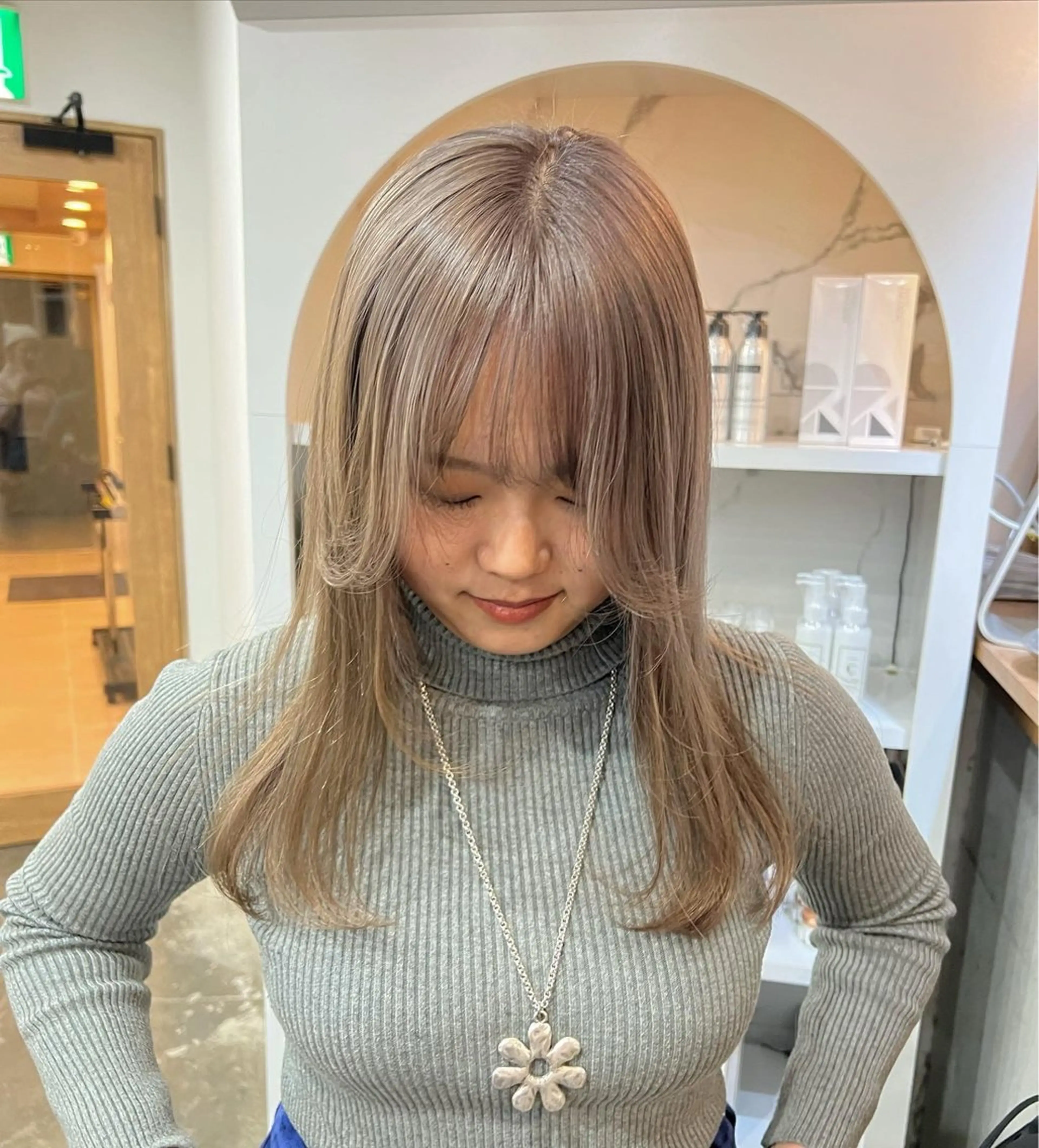 セミロング カラー いざわりお /梅田/ブリーチのヘアスタイル