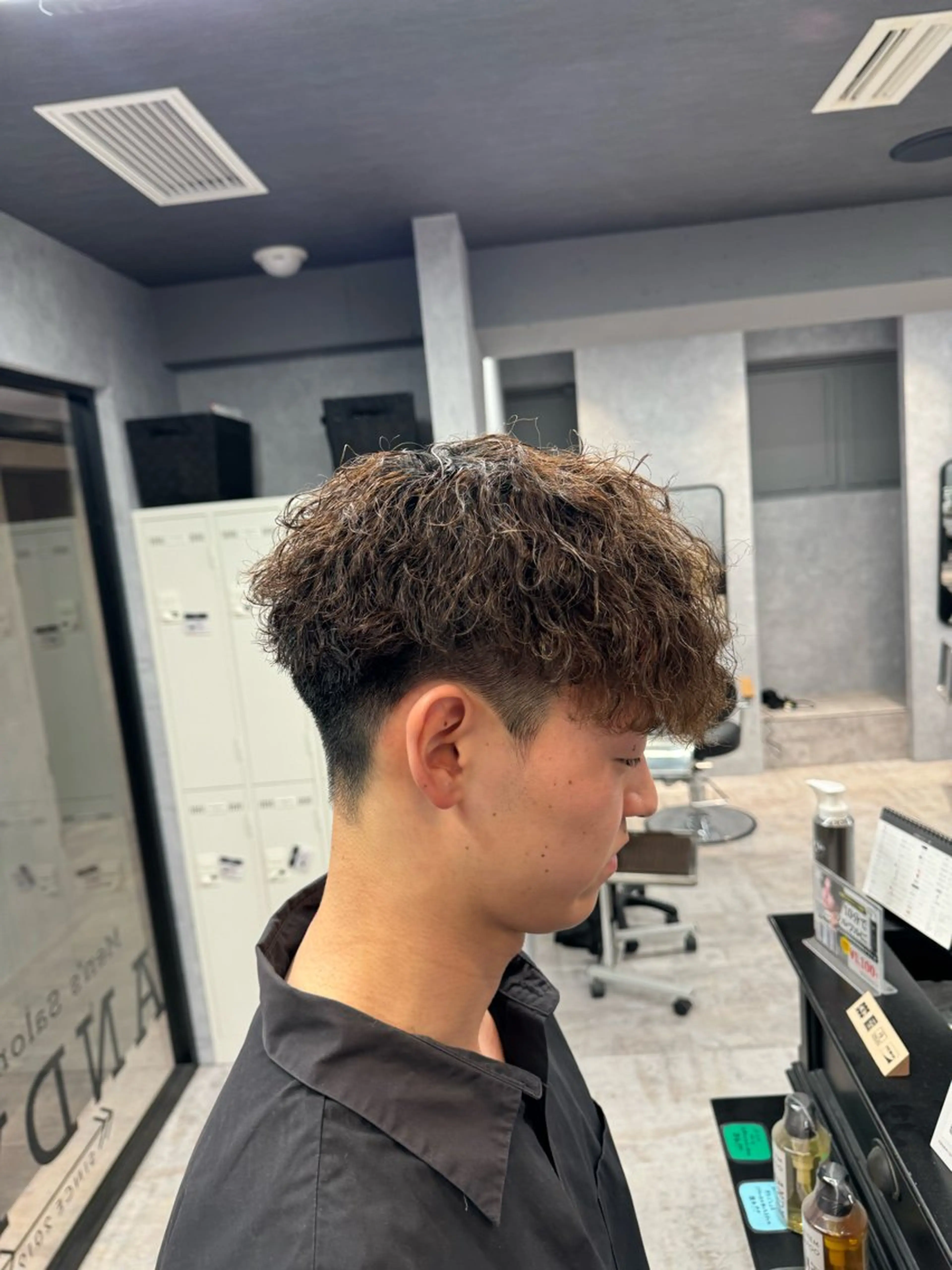 ショート パーマ メンズ メンズブリーチ メンズパーマ ツイストスパイラルパーマ 波巻きパーマ くせ毛 ツイストスパイラル/ メンズ特化/中川誠也のヘアスタイル