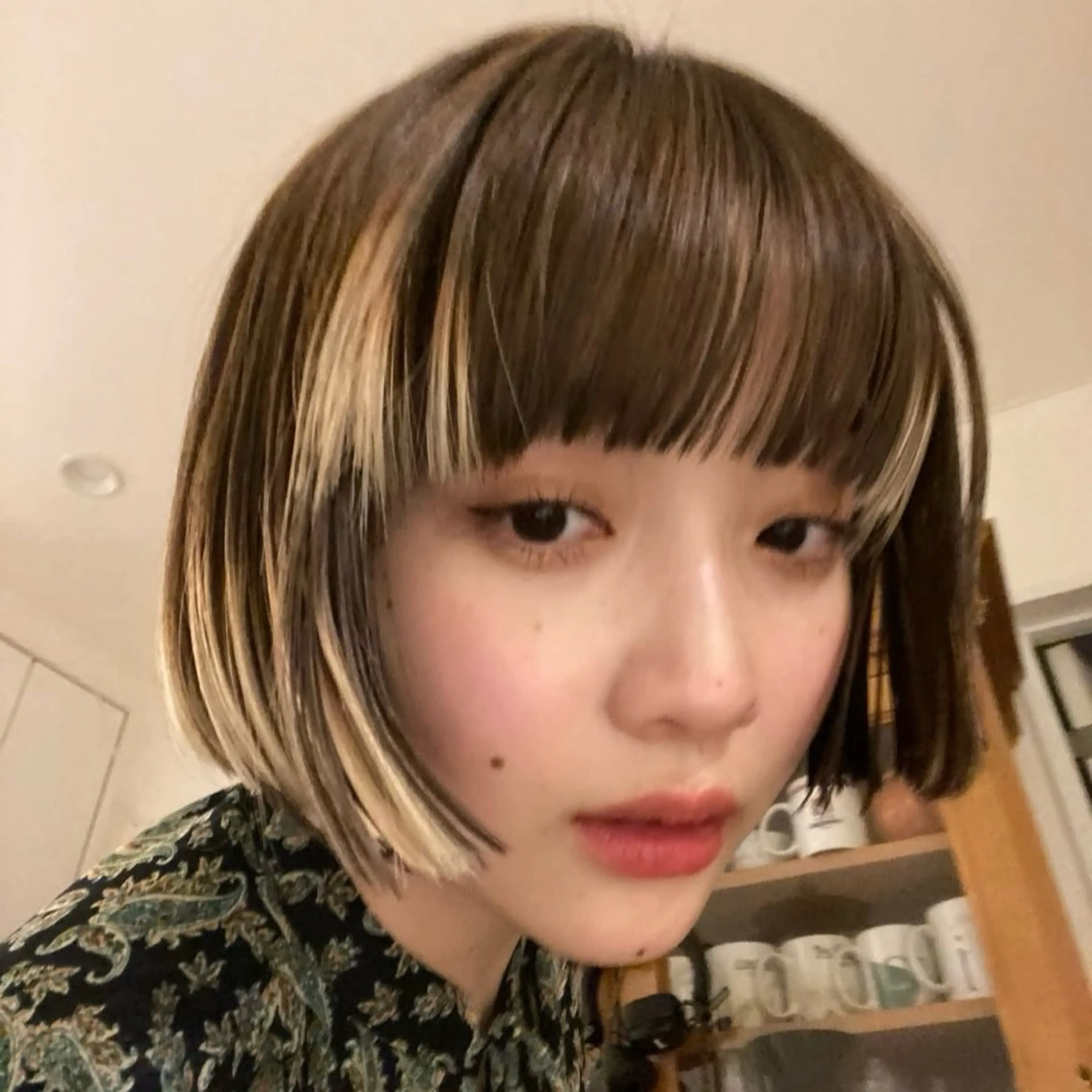 ショート カラー レイヤー/ベージュ mikuのヘアスタイル