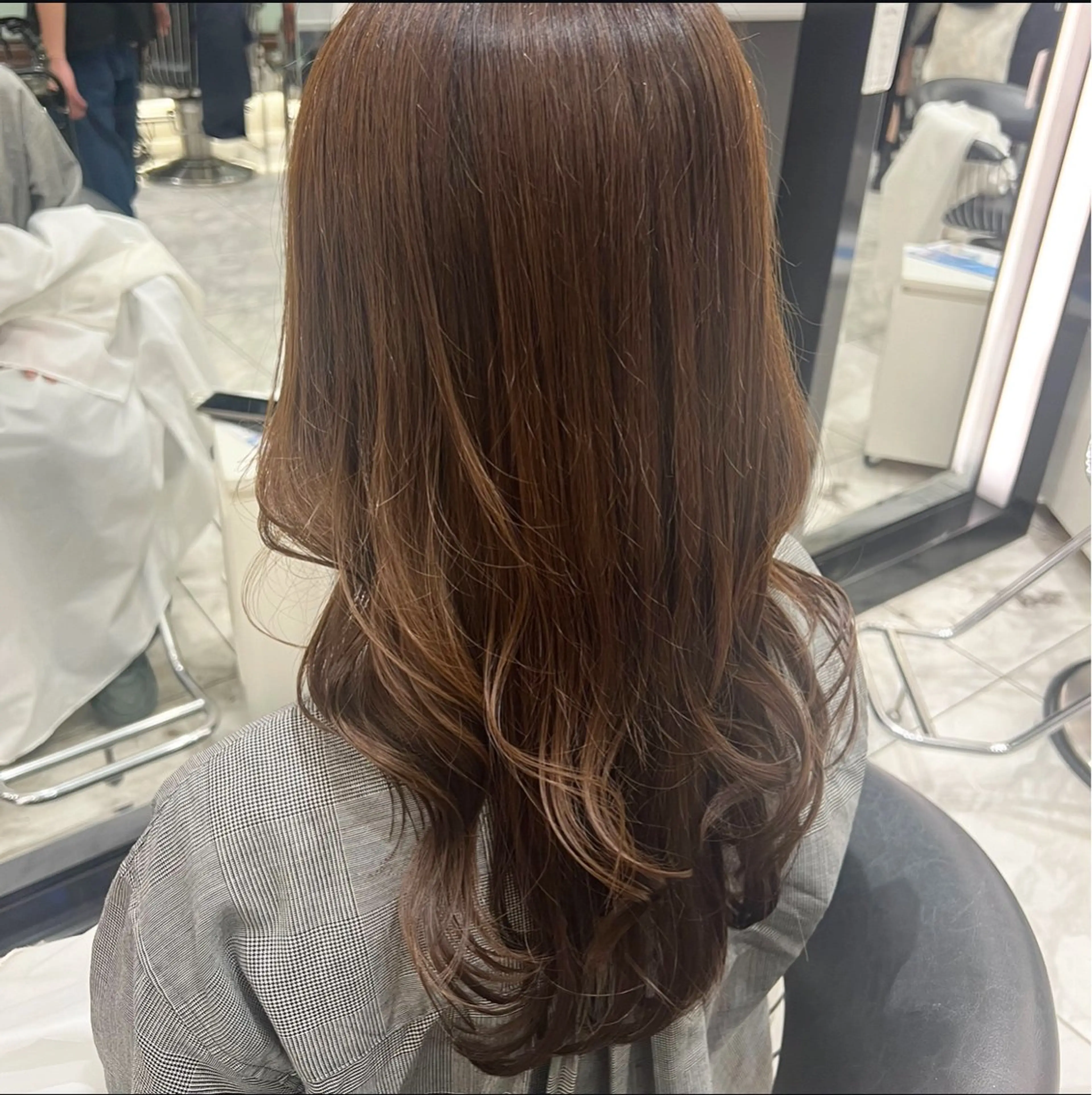 ロング コテ巻きパーマ💙 シノヤユイのヘアスタイル