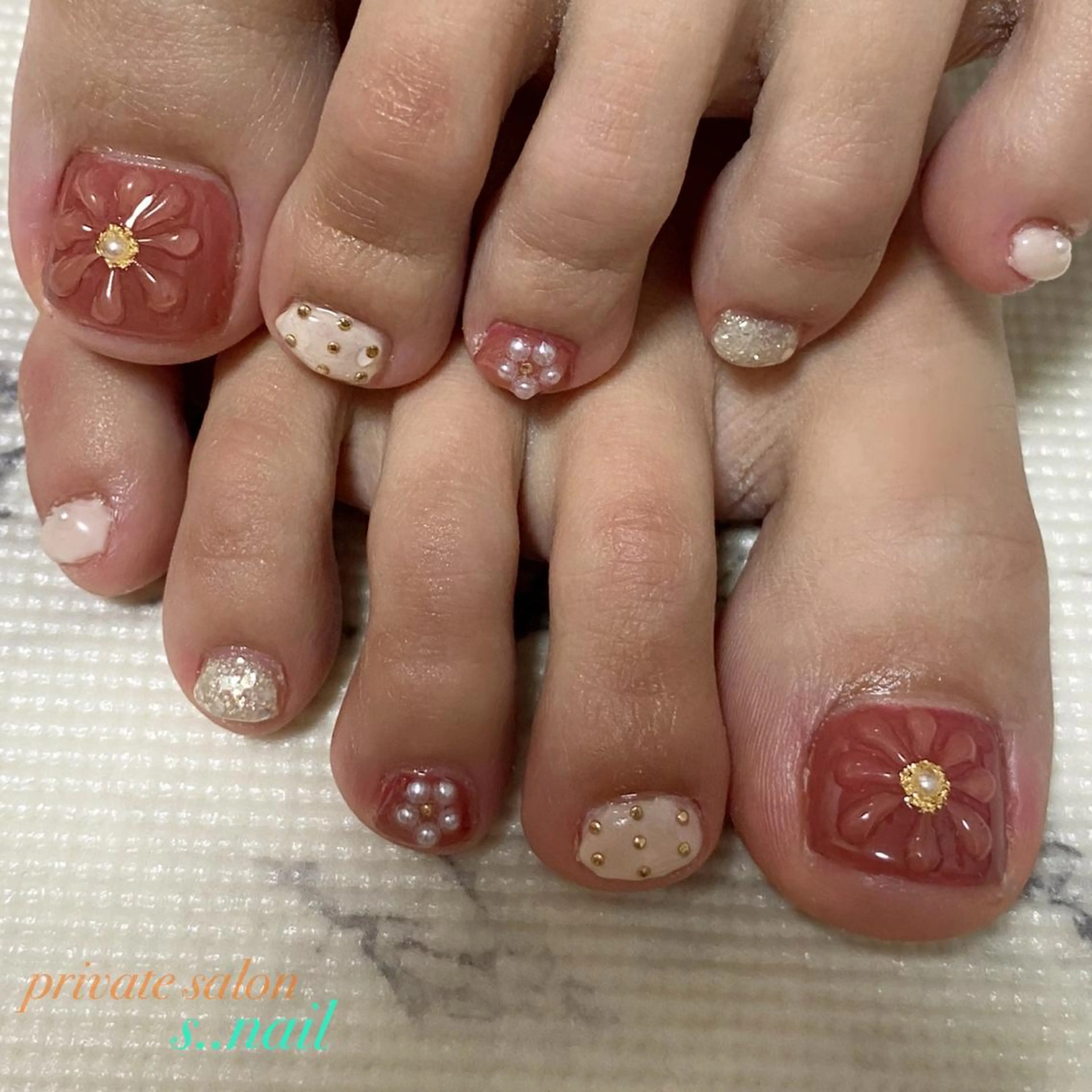 ネイル フラワーネイル フットネイル 持ち込み ぷっくりネイル ハンドネイル フットネイル s..nail / MORITAのネイルデザイン