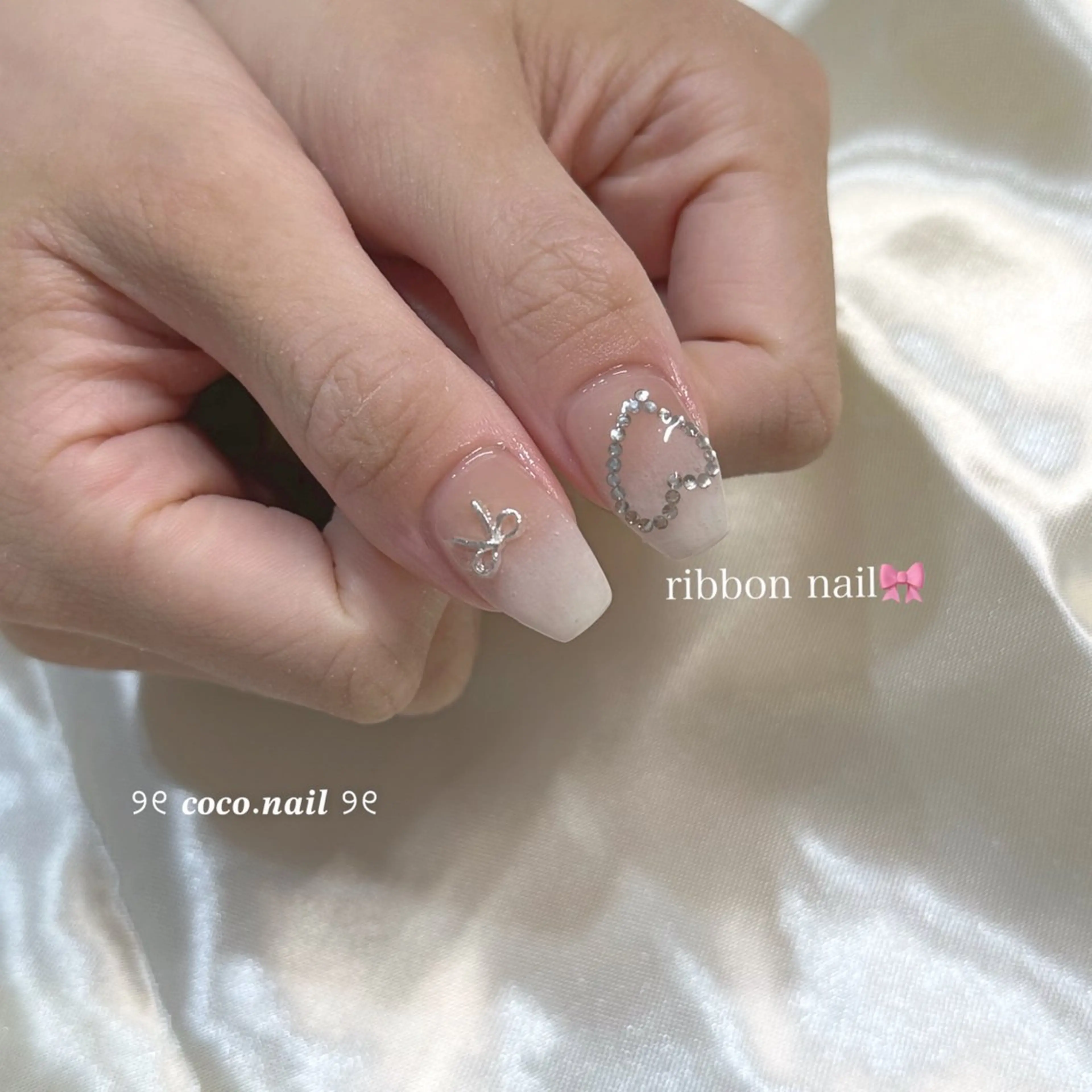 ネイル ハンドネイル フットネイル lili.nail y2k/長さ出しのネイルデザイン