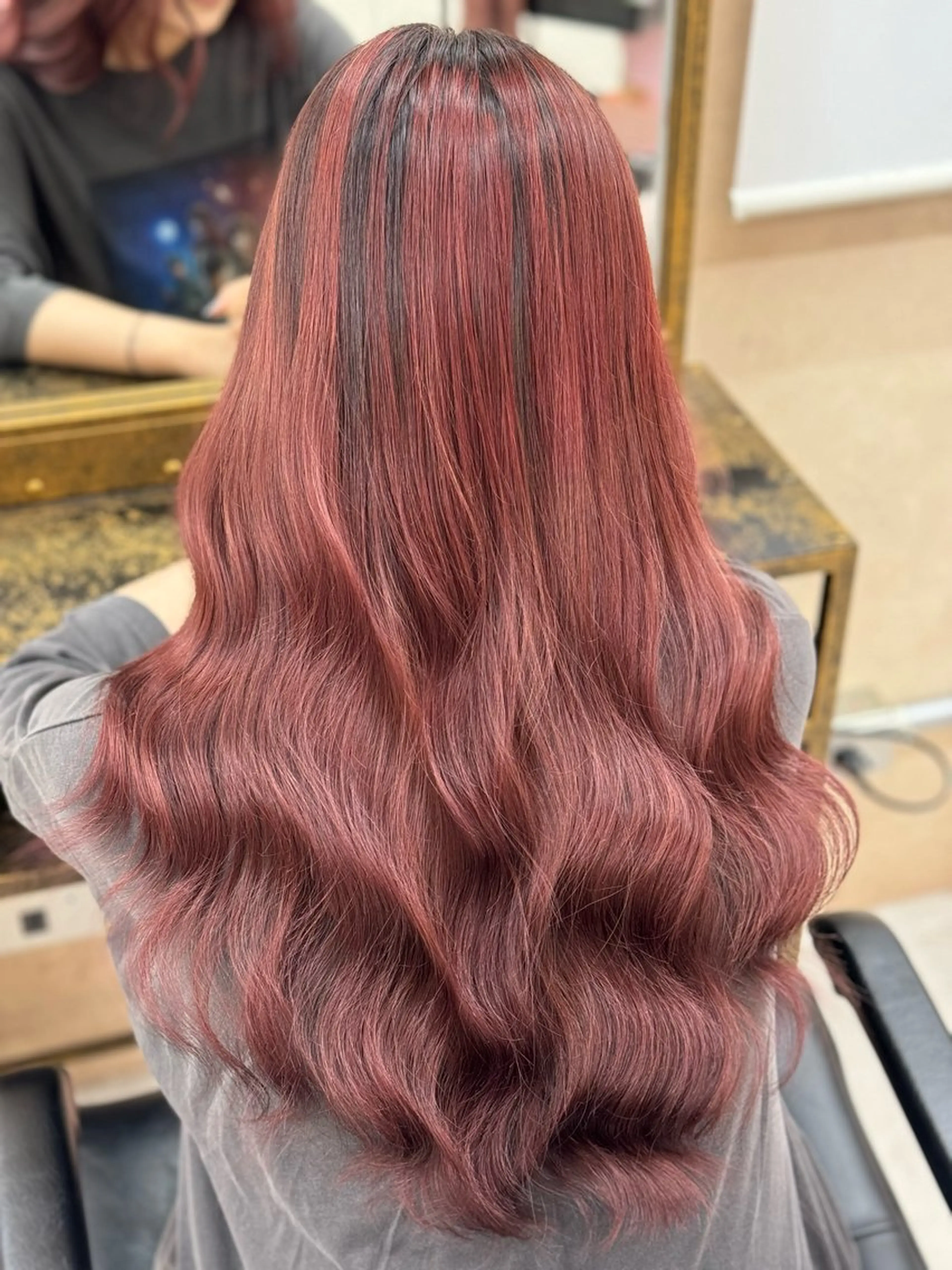 ロング ショーヤ/ブリーチ /エクステのヘアスタイル