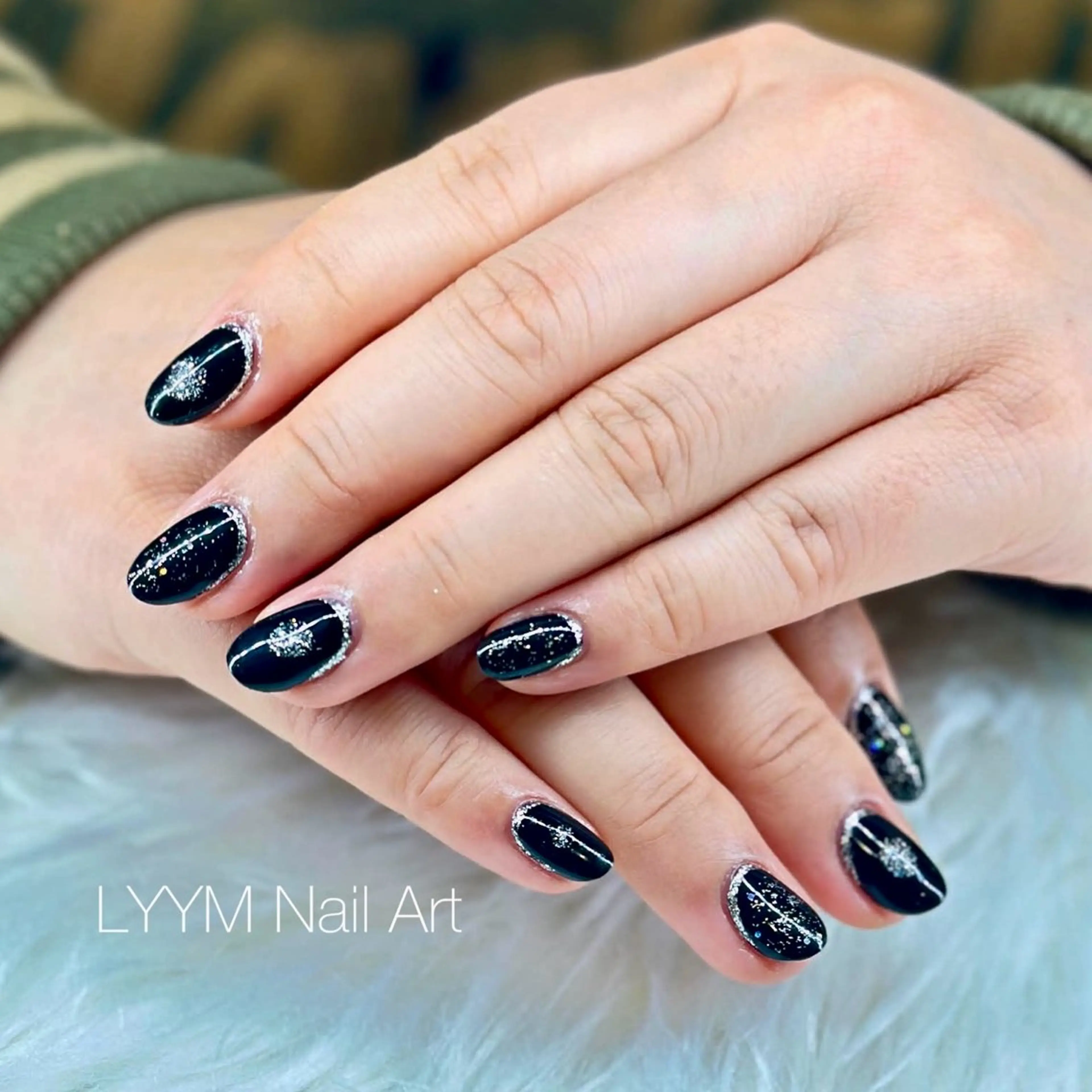 ネイル キラキラネイル ハンドネイル LYYM Salonのネイルデザイン