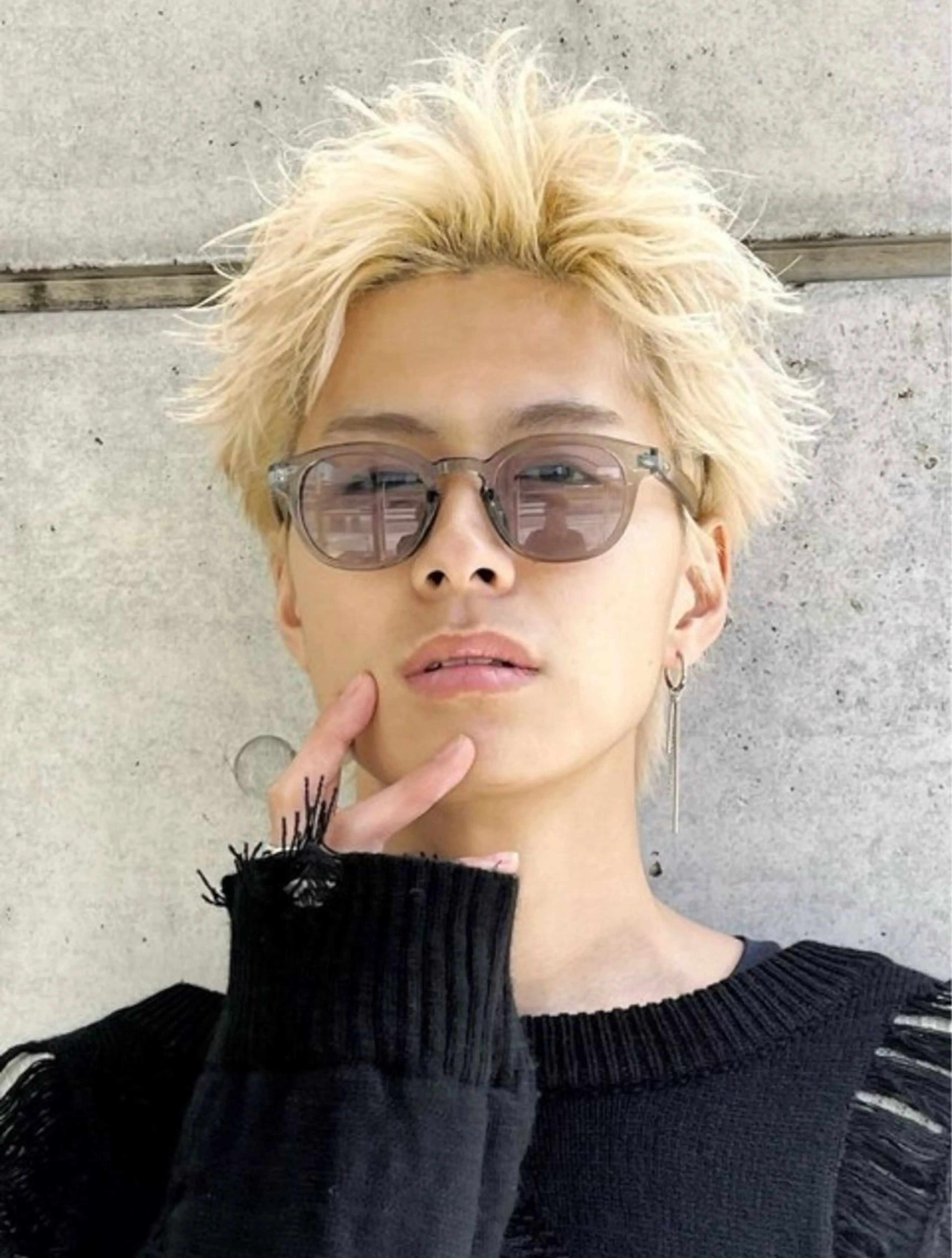 カラー パーマ メンズ ブロンド 蠣﨑 俊吏のヘアスタイル