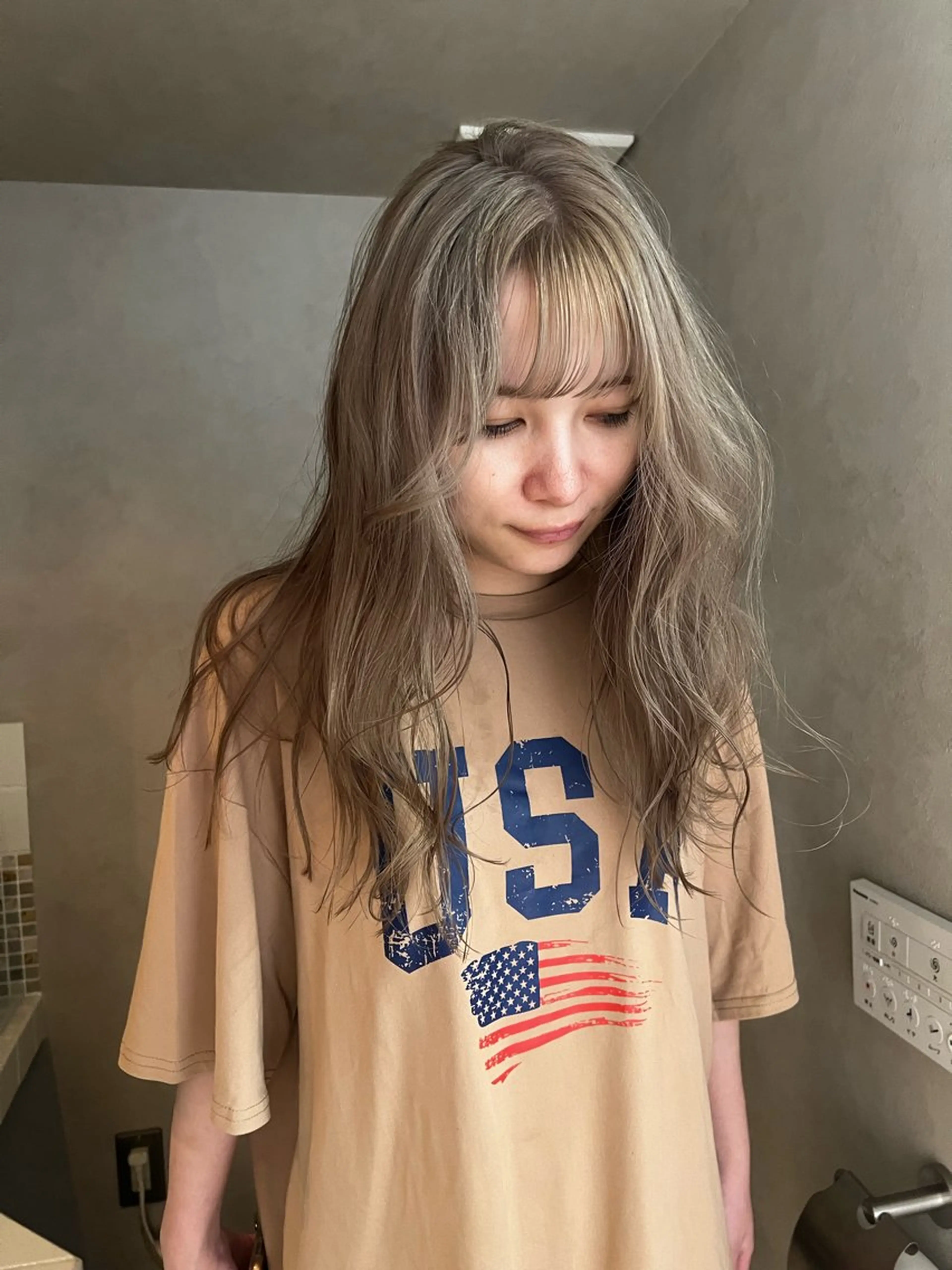 ロング カラー nishido ハイライト/パーマのヘアスタイル