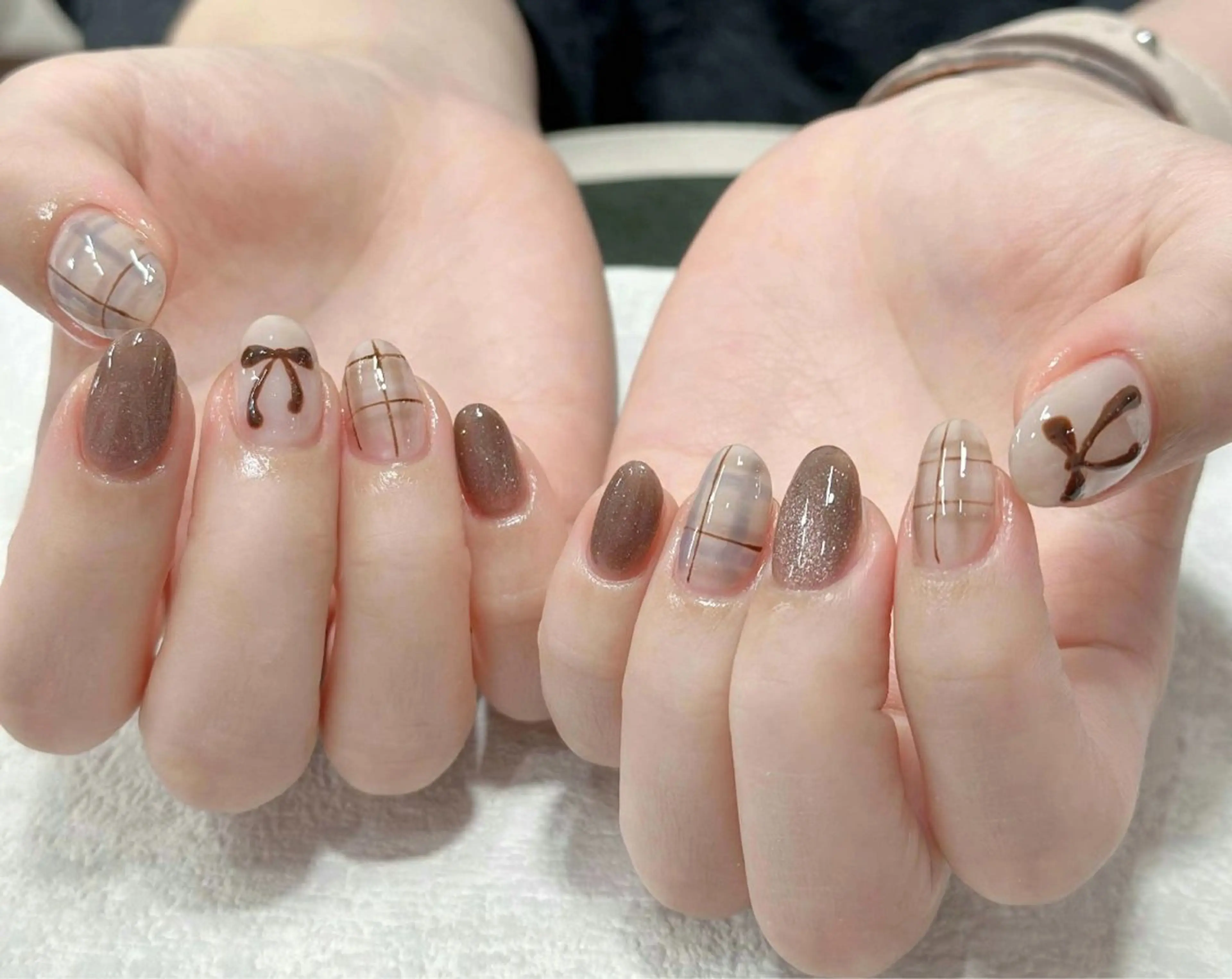 ネイル オーロラネイル ブルー チークネイル フットネイル フレンチネイル ハンドネイル Ema エマのネイルデザイン