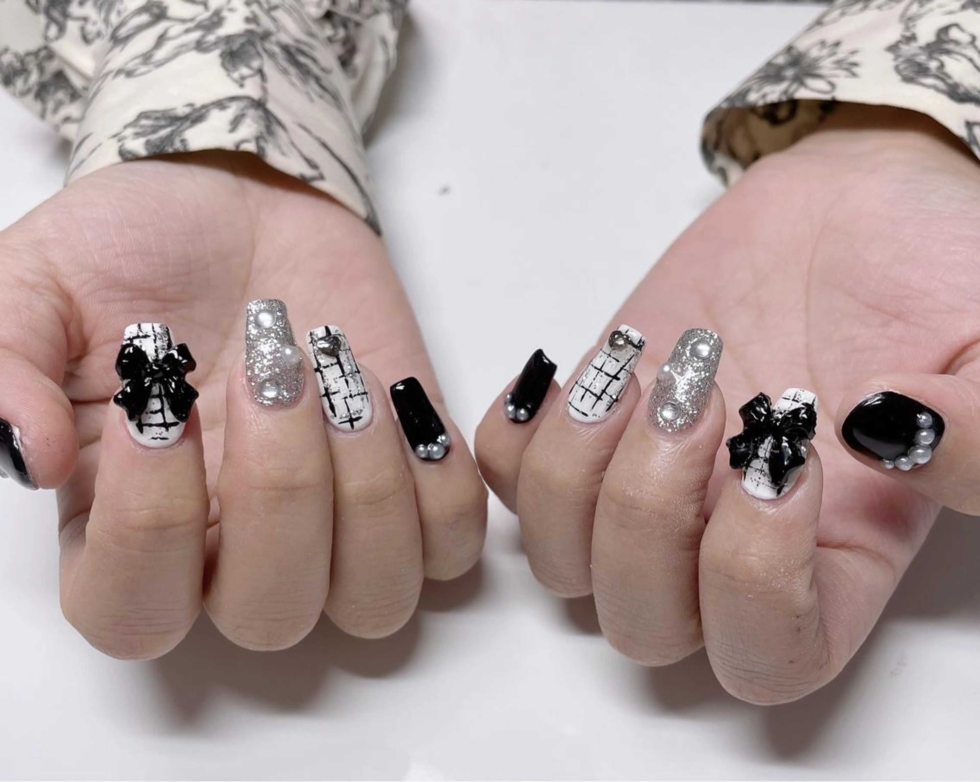 ネイル ハンドネイル キラリ ネイルサロンのネイルデザイン