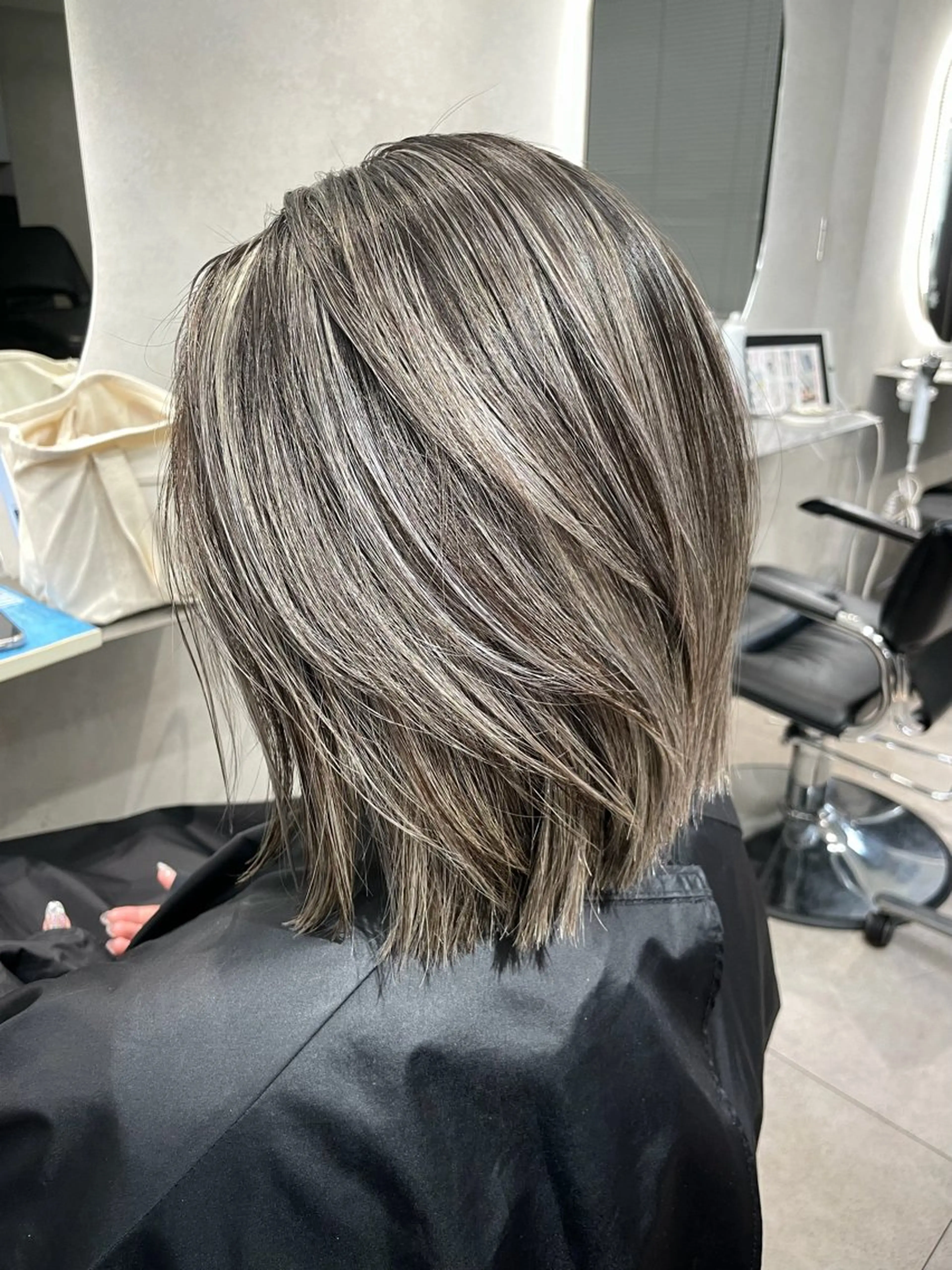 ミディアム カラー バレイヤージュ ハイライトカラー ハイライト レイヤーカット ヘアカラー トリートメント 表参道/ハイライト バレイヤージュのヘアスタイル