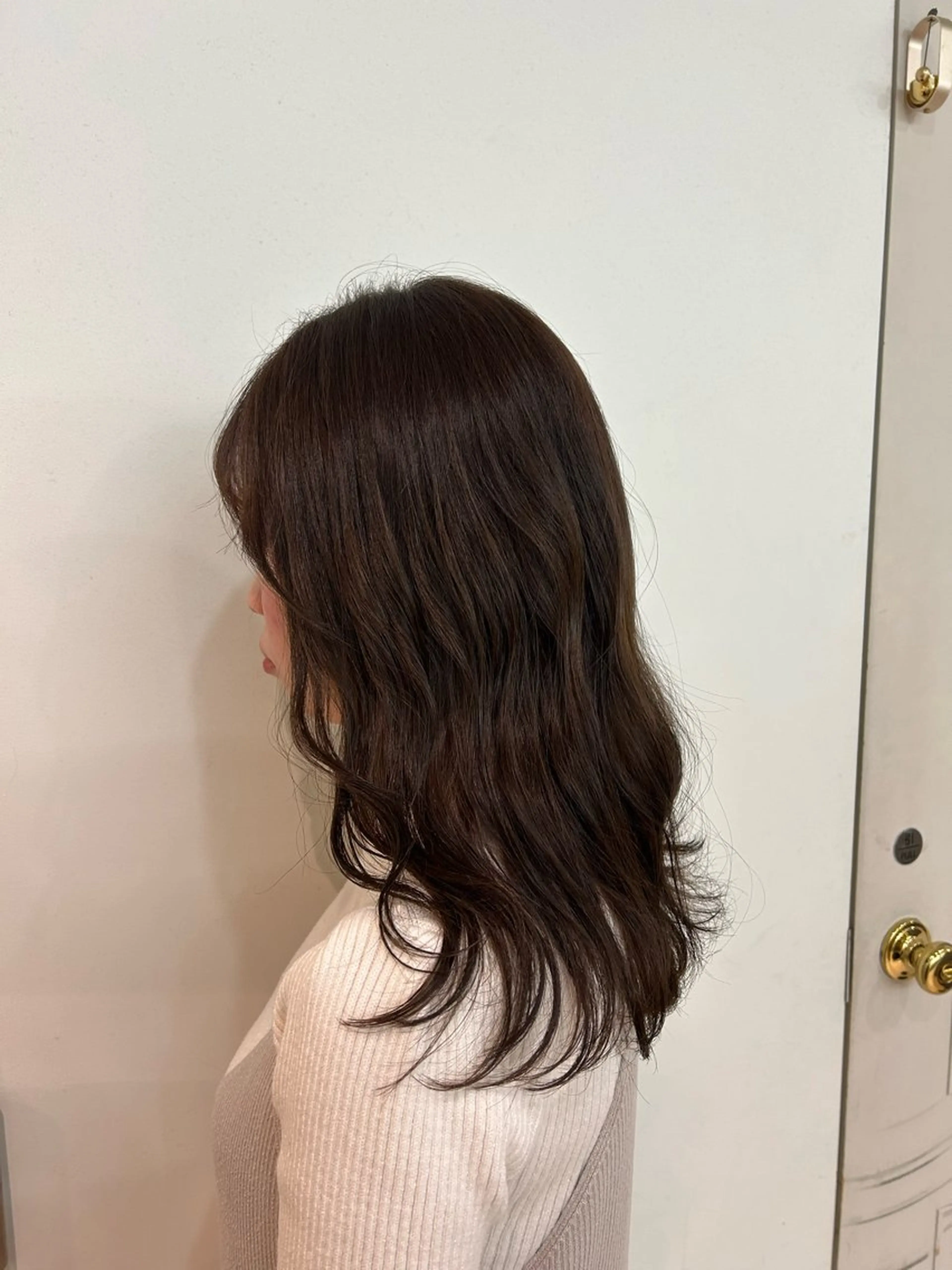 セミロング 室谷 ゆりあのヘアスタイル