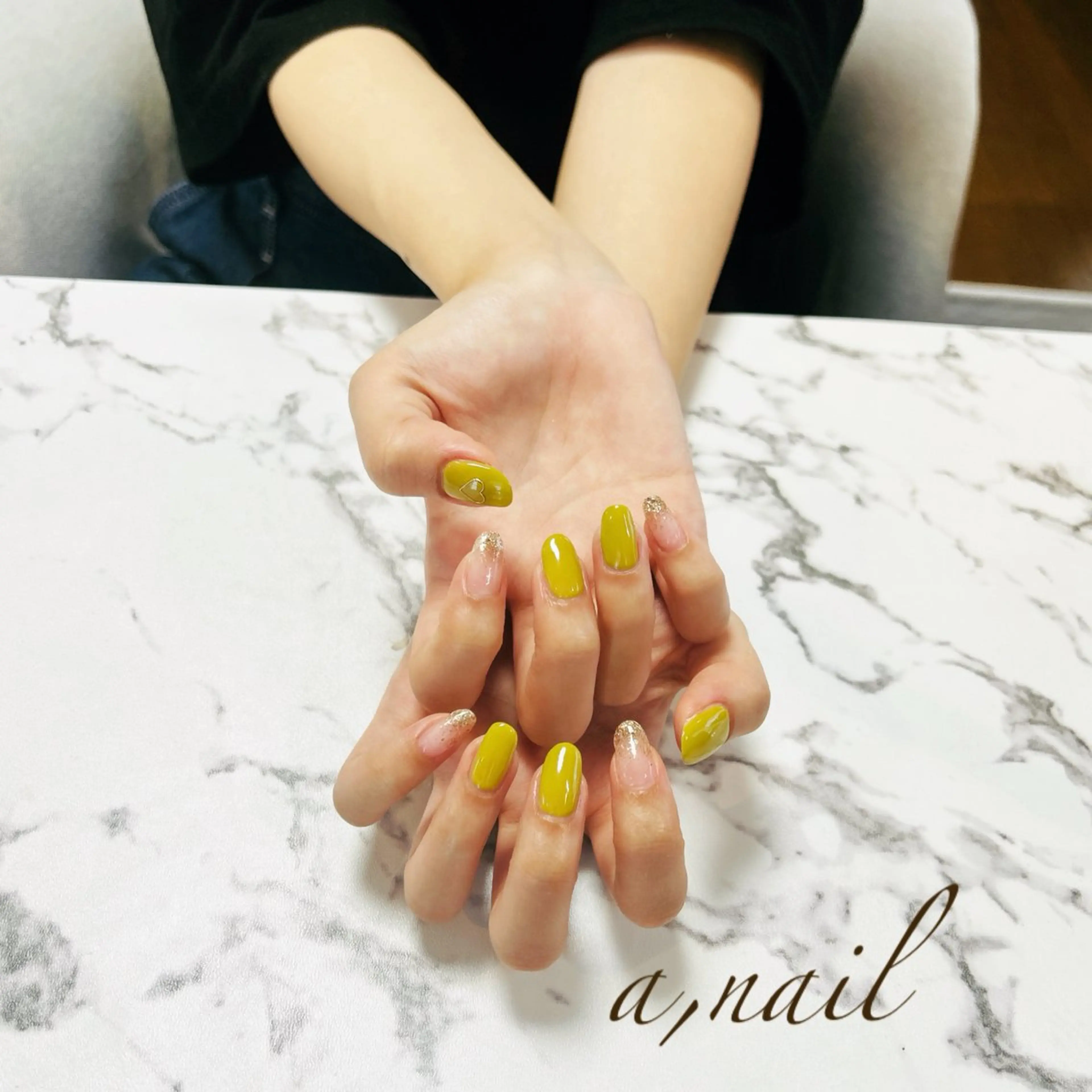 ネイル グラデーション キラキラネイル ラメ(グリッター) ラメグラデーション オフィスネイル ハンドネイル ネイルサロン エーネイルのネイルデザイン