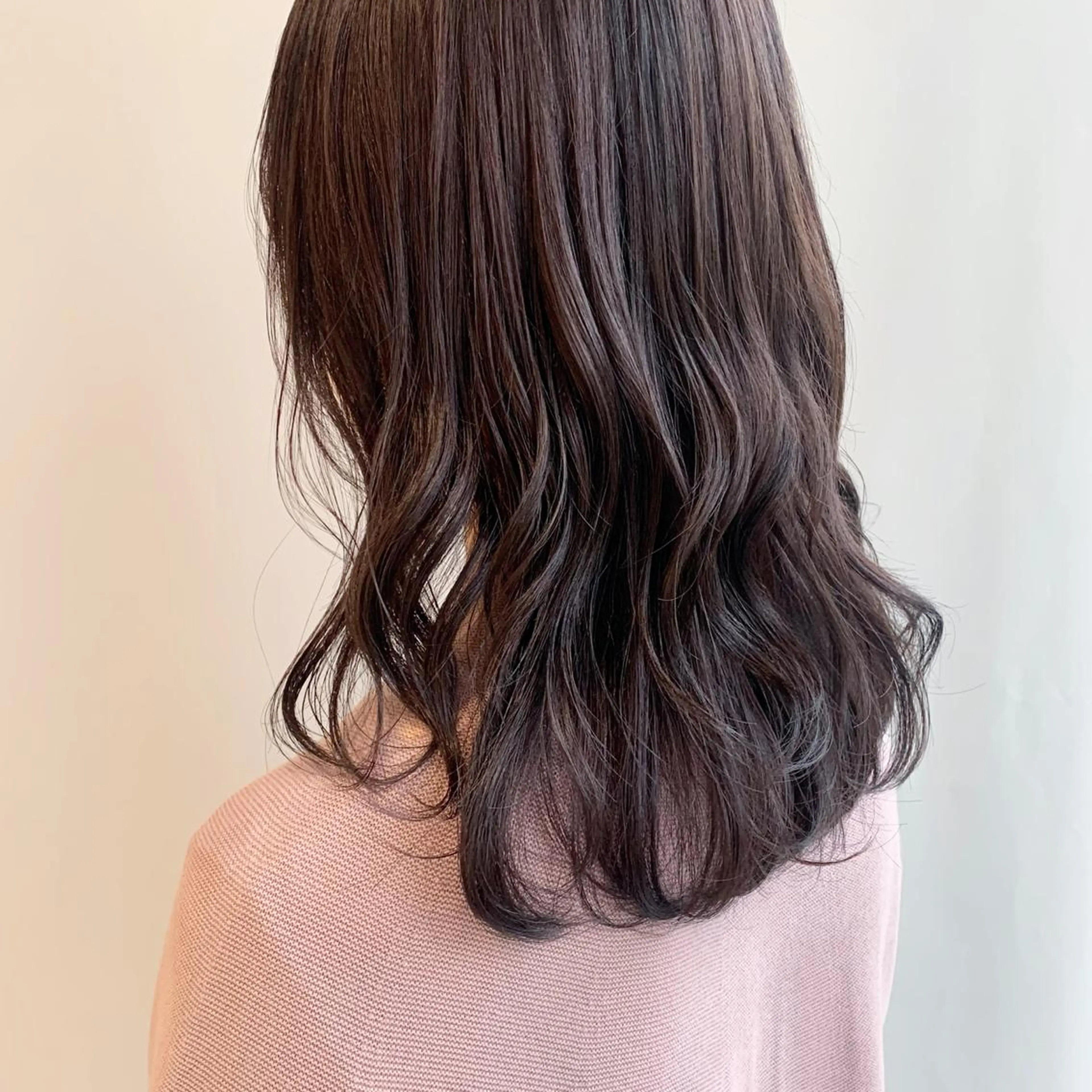 カラー 山口 莉奈のヘアスタイル