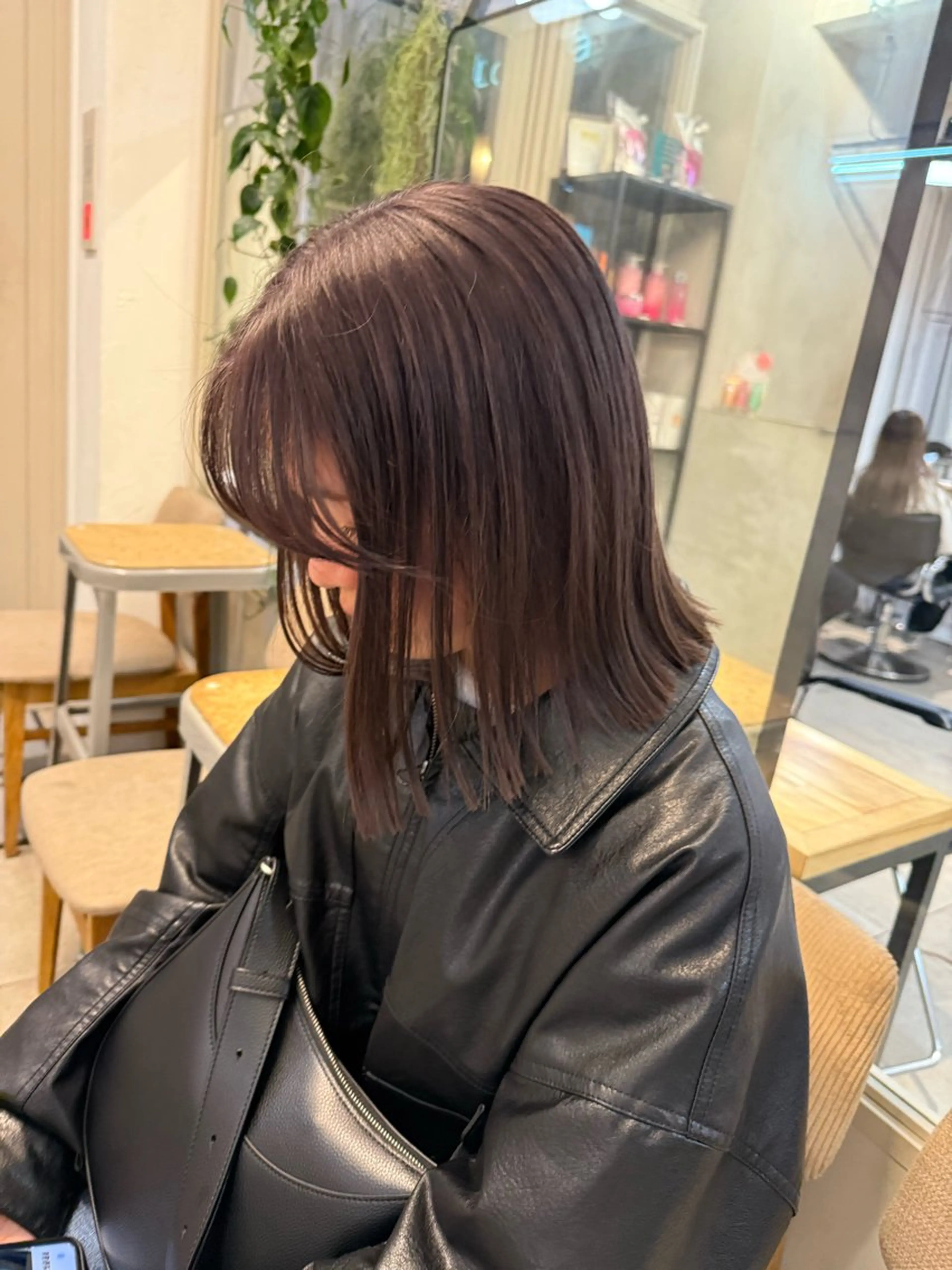 ミディアム カラー ミルクティー× グレージュMOMOのヘアスタイル