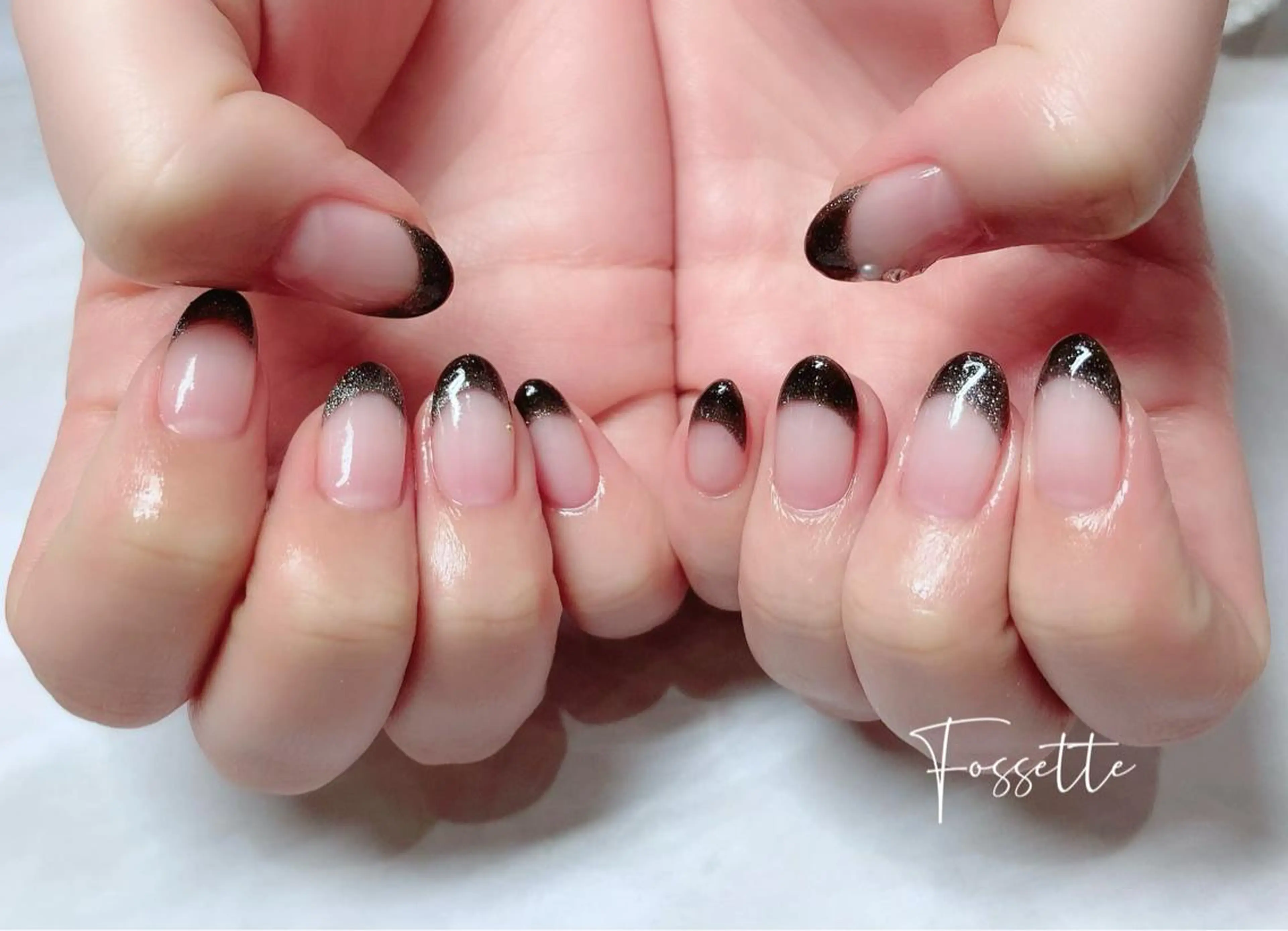 ネイル フレンチネイル キラキラネイル マグネットネイル マグネットフレンチ nailsalon Fossetteのネイルデザイン